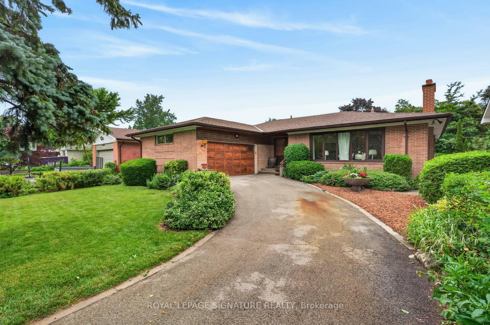 Photo of 11 Regency Square
