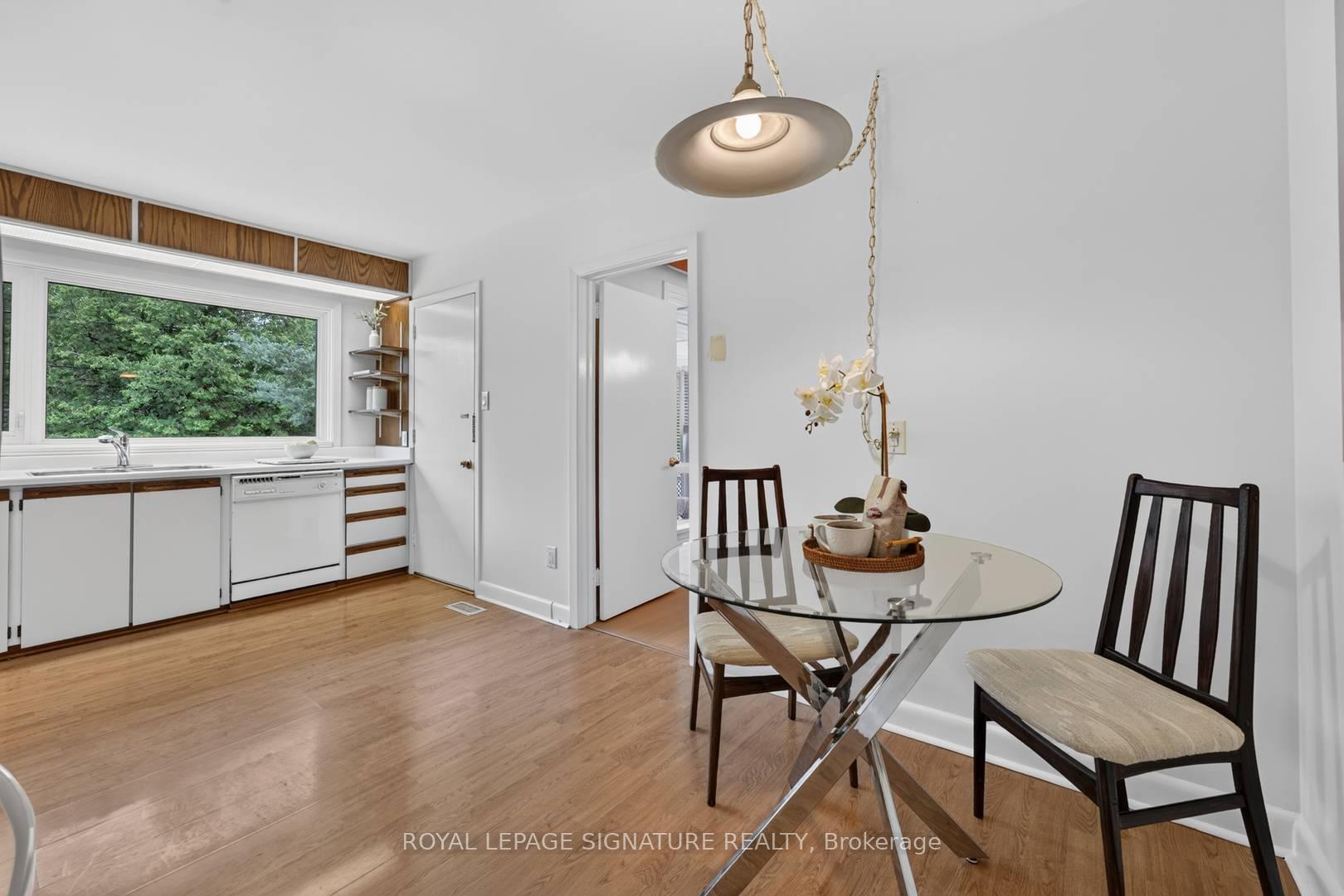 Photo 12 of 11 Regency Square, Scarborough, Guildwood — HOMEH