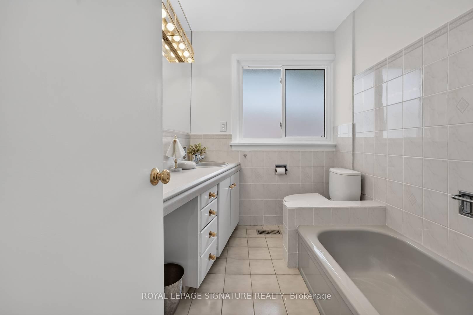 Photo 26 of 11 Regency Square, Scarborough, Guildwood — HOMEH