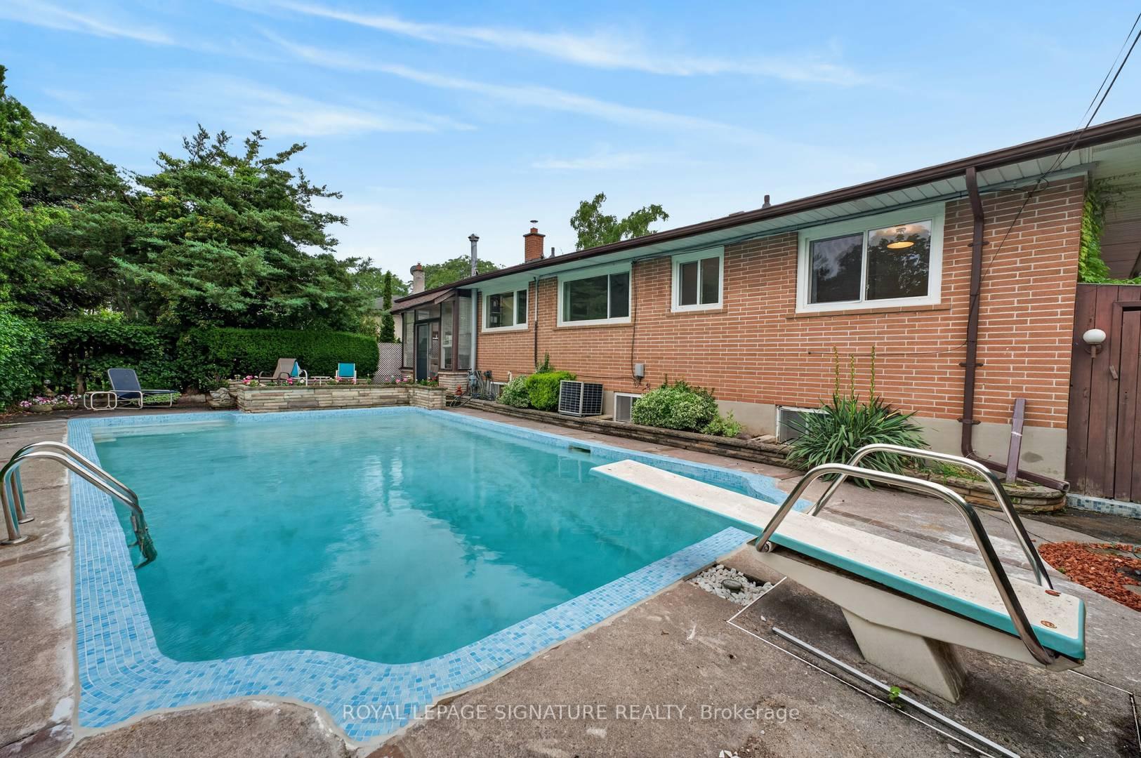 Photo 42 of 11 Regency Square, Scarborough, Guildwood — HOMEH