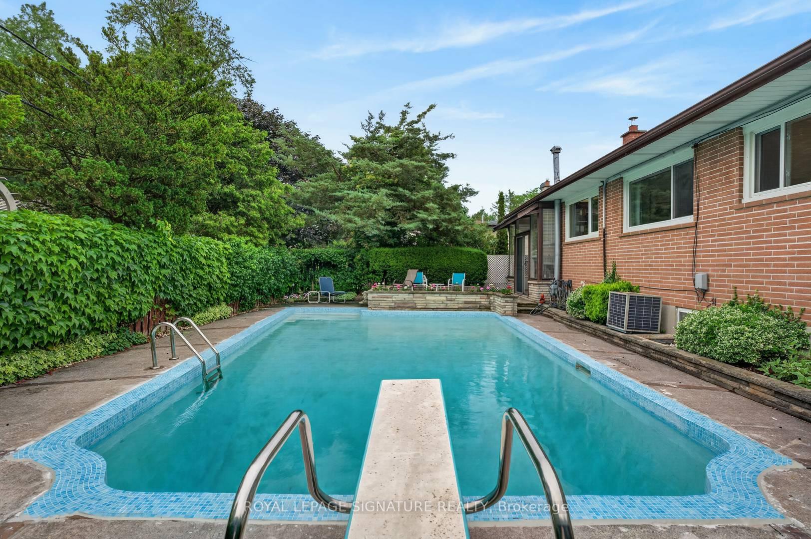 Photo 43 of 11 Regency Square, Scarborough, Guildwood — HOMEH
