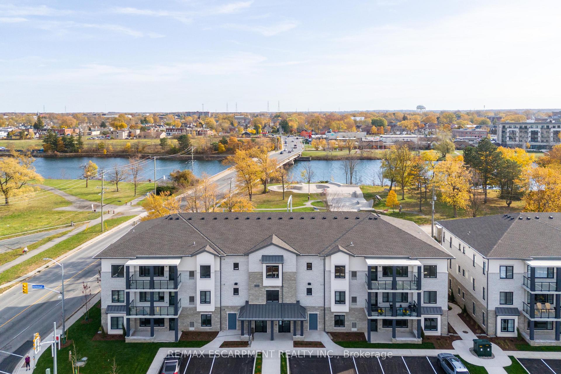 Photo 2 of Unit 107, 123 Lincoln Street, Welland, Broadway — HOMEH