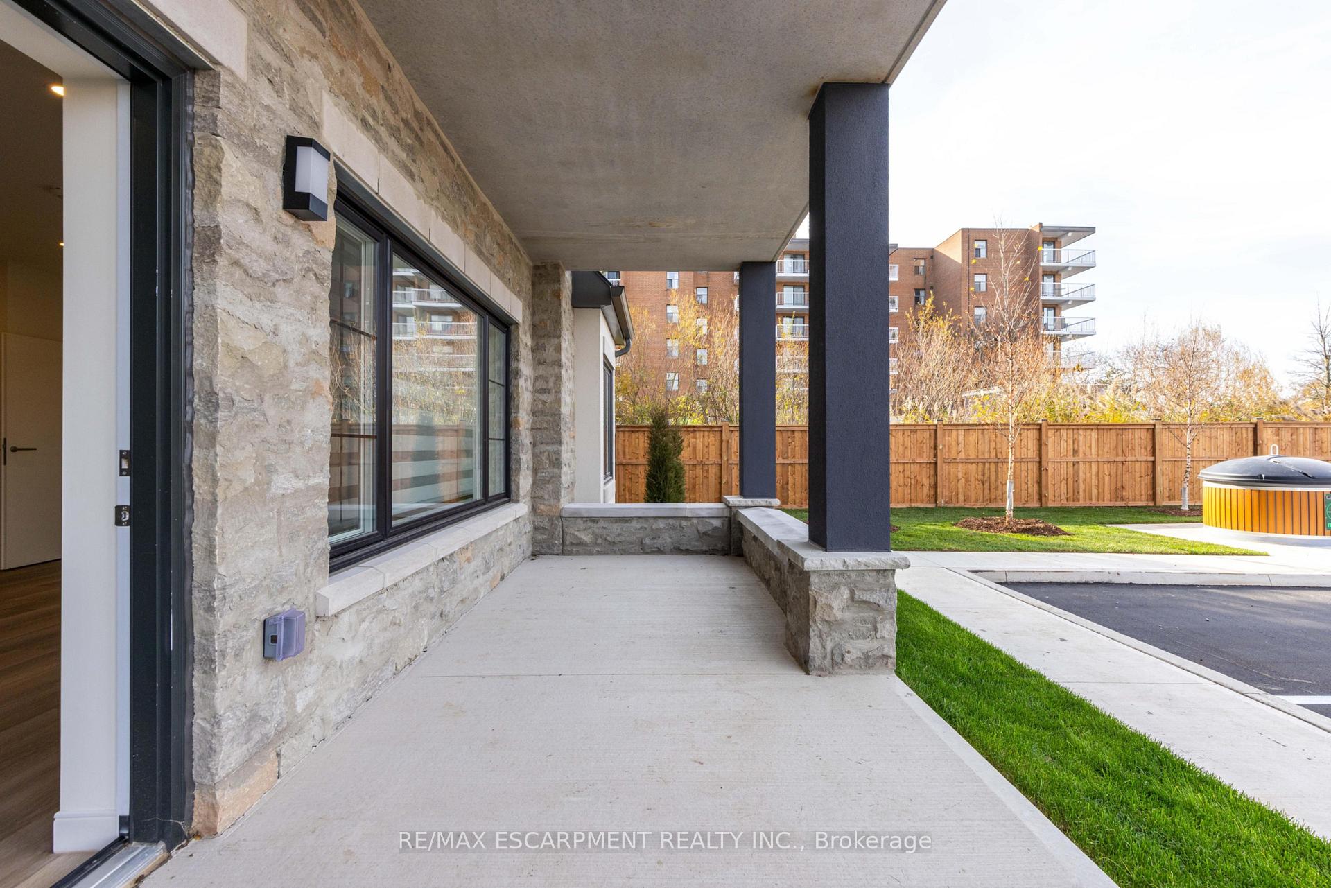 Photo 11 of Unit 107, 123 Lincoln Street, Welland, Broadway — HOMEH