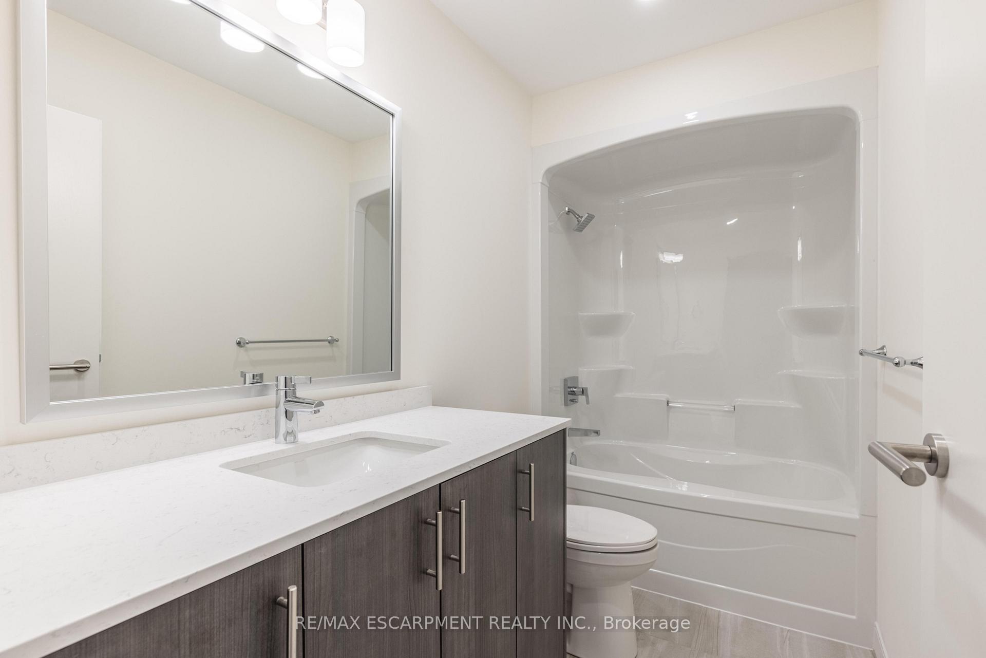 Photo 18 of Unit 107, 123 Lincoln Street, Welland, Broadway — HOMEH
