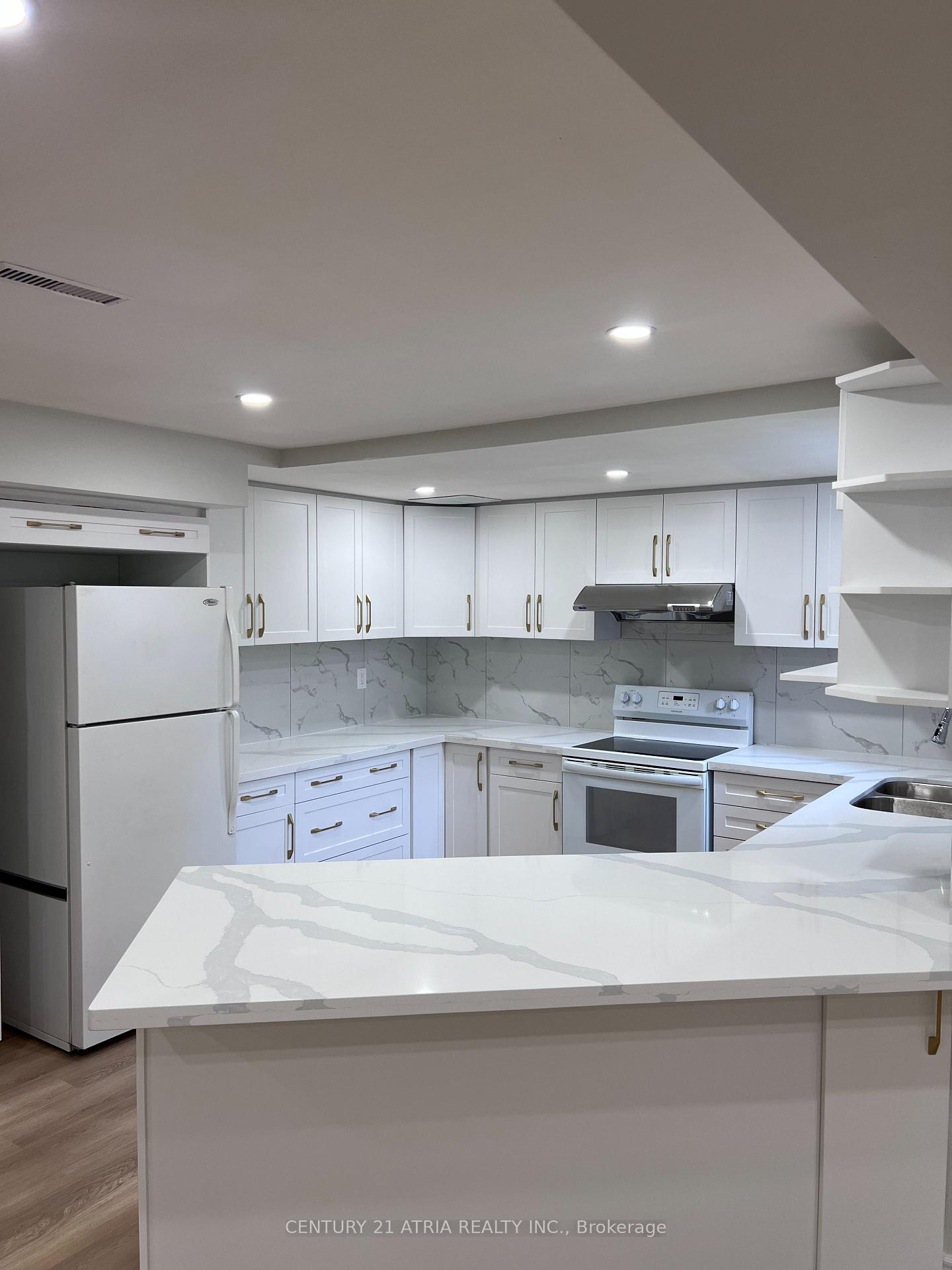 Photo 3 of Unit Lower, 118 Beckenridge Drive, Markham, Milliken Mills East — HOMEH