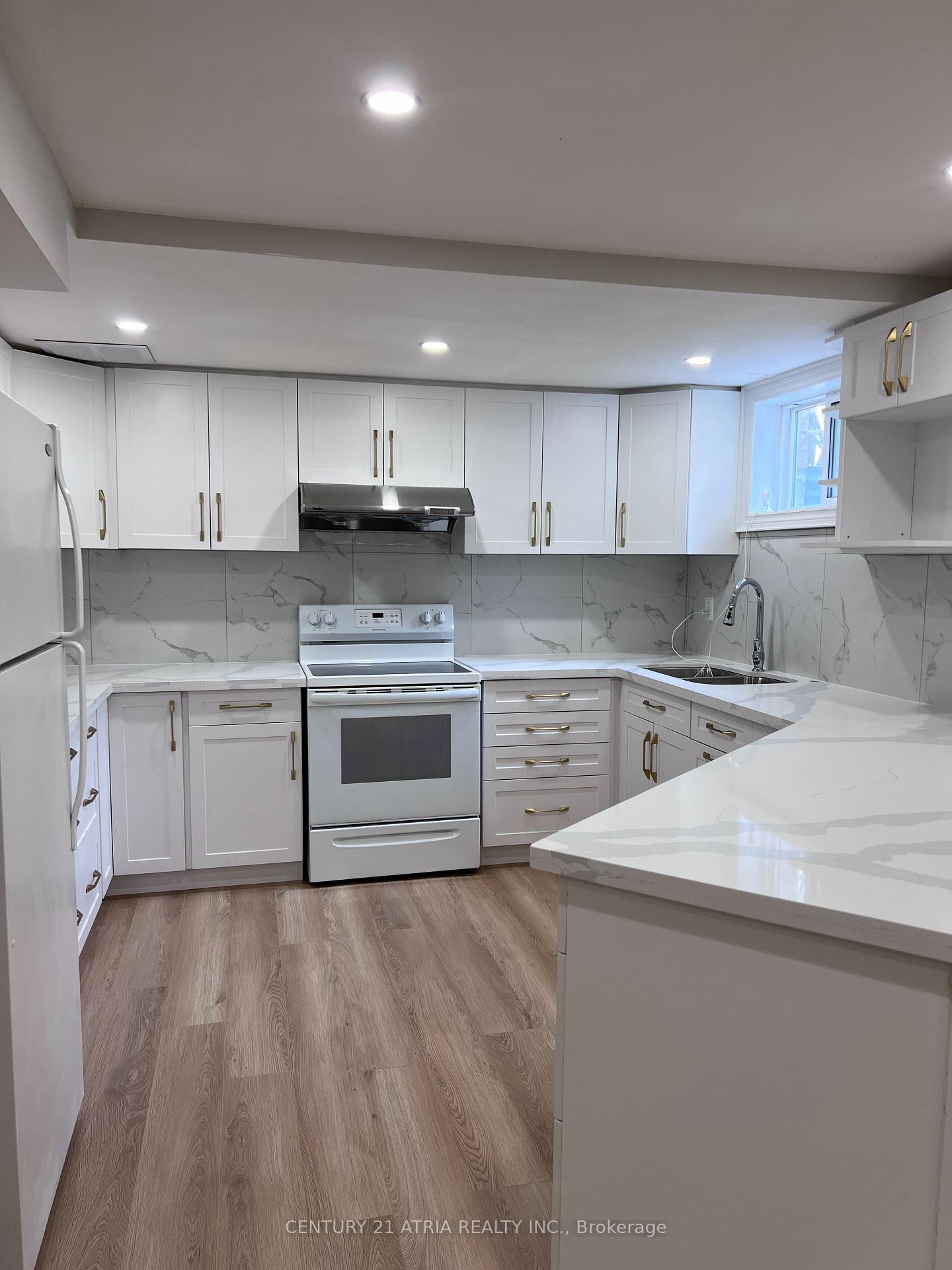 Photo 4 of Unit Lower, 118 Beckenridge Drive, Markham, Milliken Mills East — HOMEH
