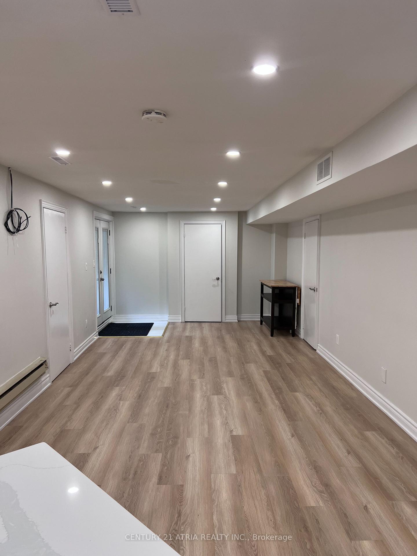Photo 6 of Unit Lower, 118 Beckenridge Drive, Markham, Milliken Mills East — HOMEH