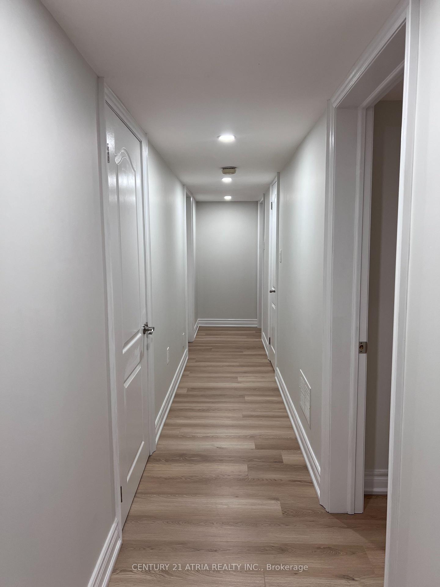 Photo 11 of Unit Lower, 118 Beckenridge Drive, Markham, Milliken Mills East — HOMEH