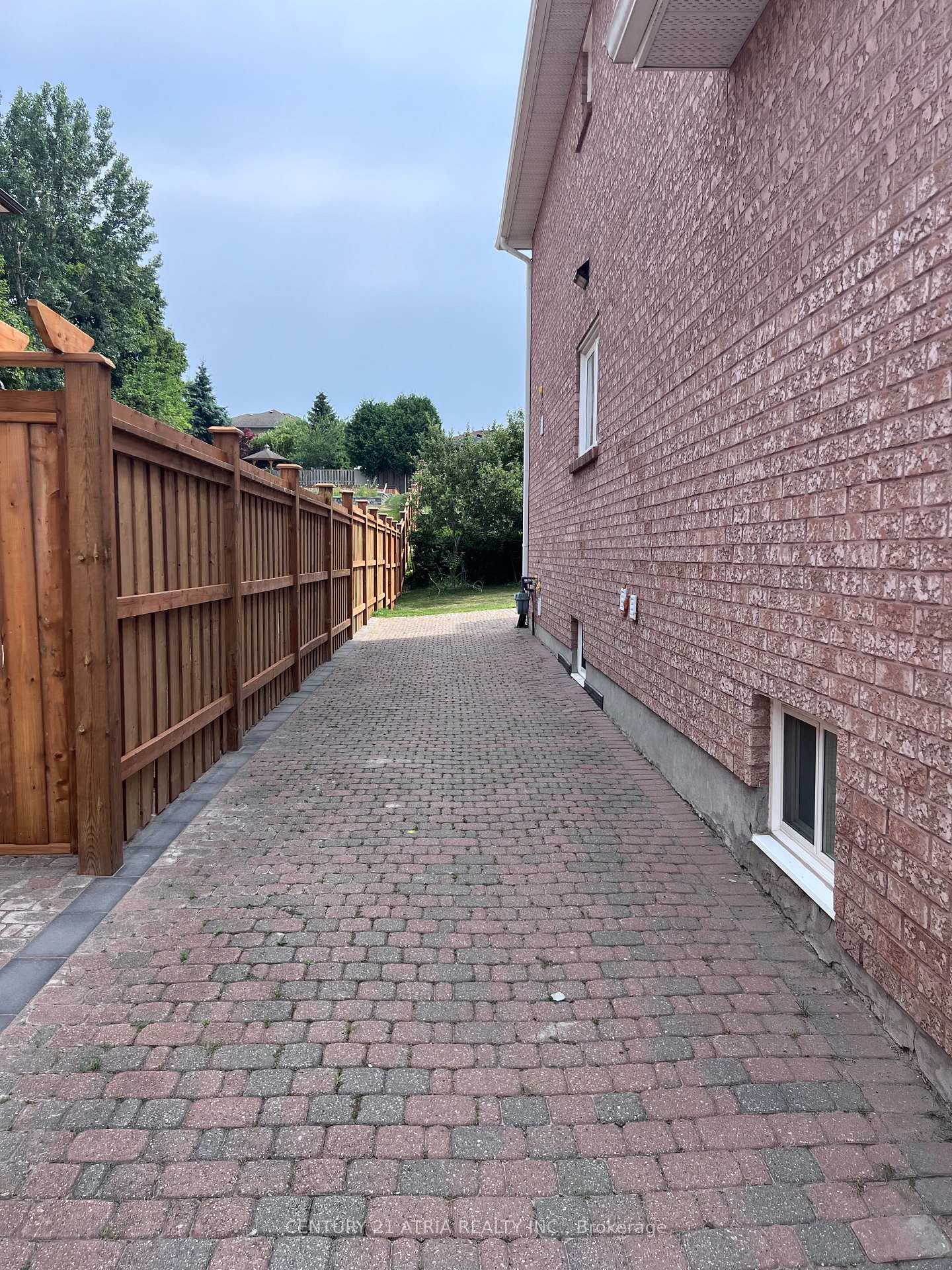 Photo 21 of Unit Lower, 118 Beckenridge Drive, Markham, Milliken Mills East — HOMEH