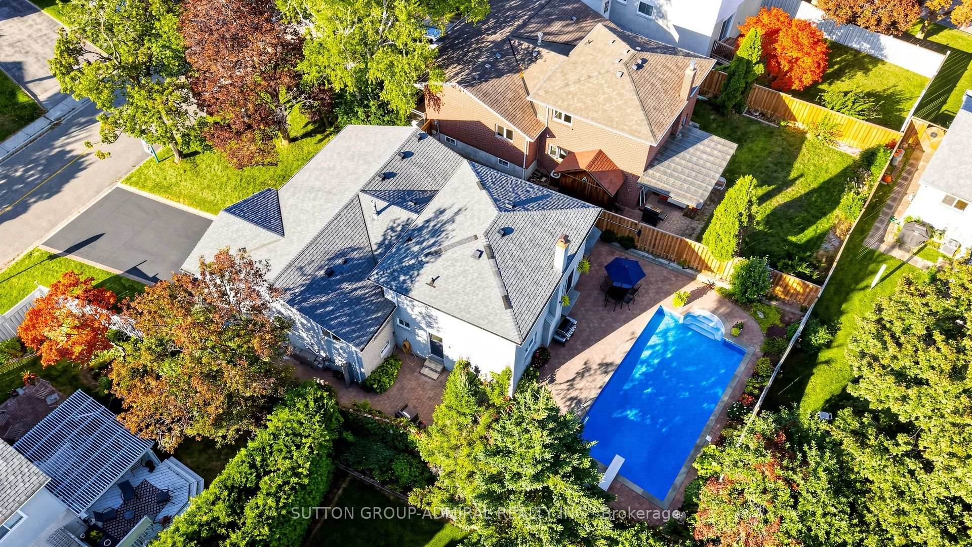Photo 2 of 49 Stornoway Crescent, Markham, Royal Orchard — HOMEH