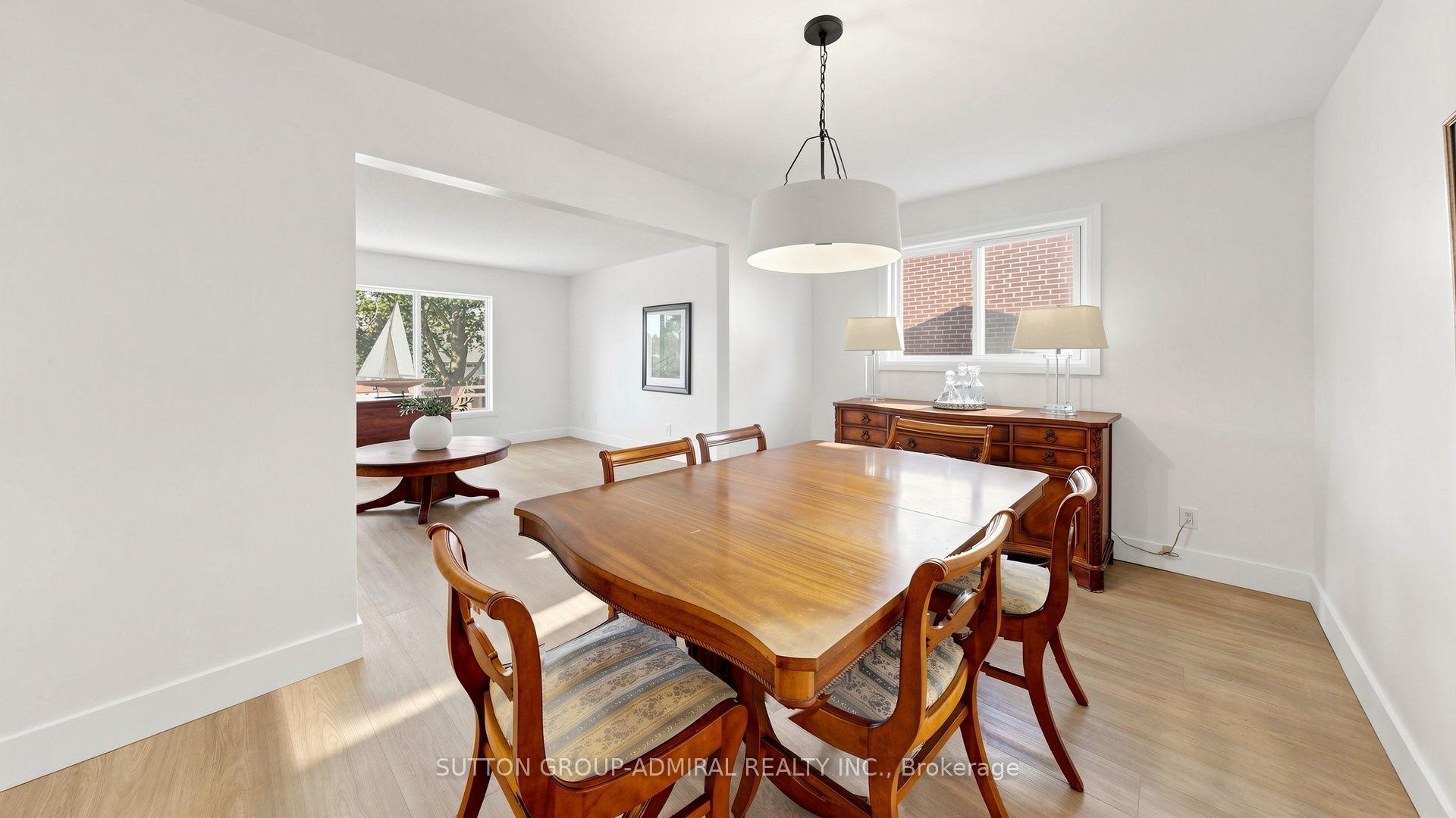 Photo 7 of 49 Stornoway Crescent, Markham, Royal Orchard — HOMEH