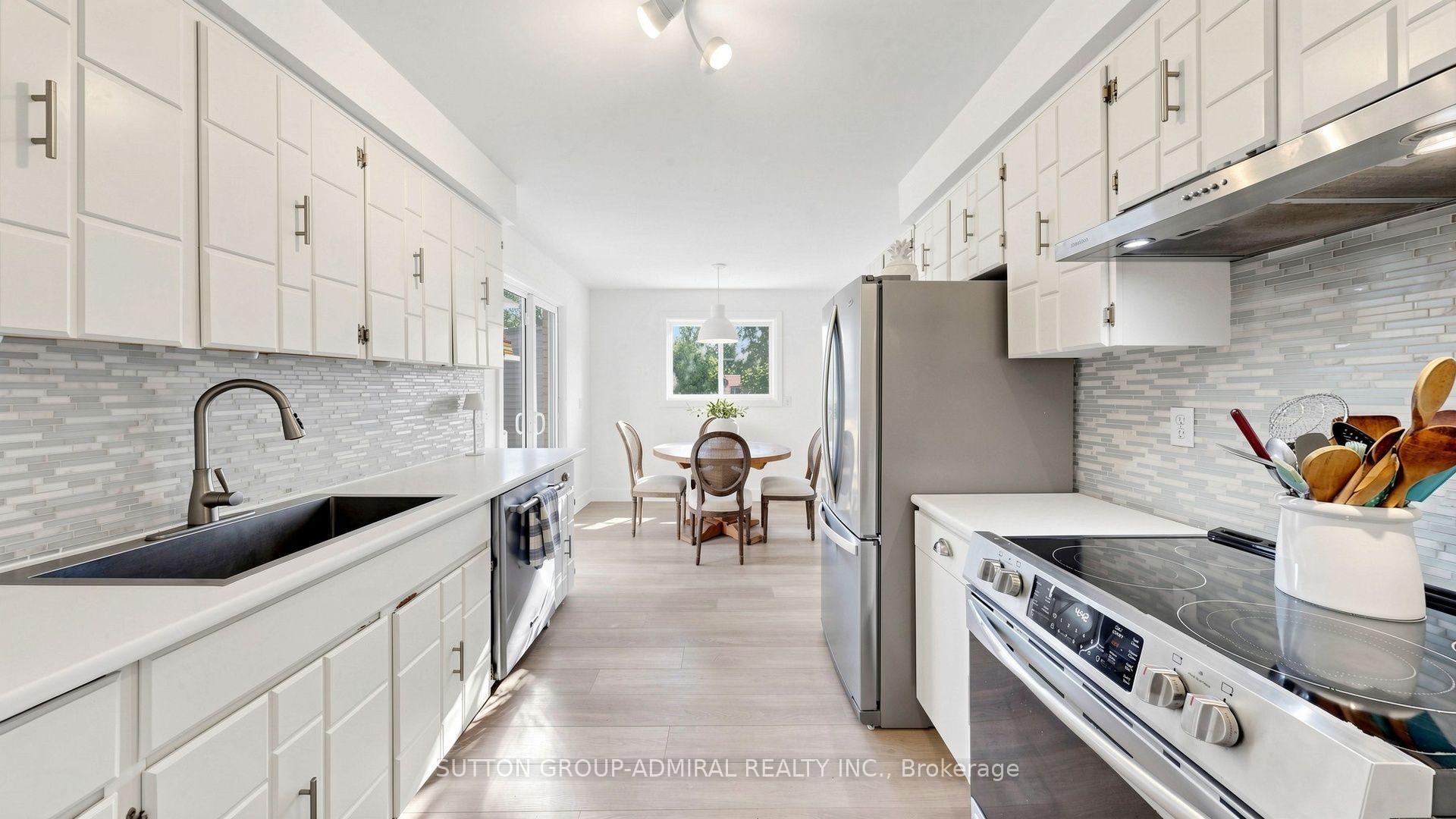 Photo 8 of 49 Stornoway Crescent, Markham, Royal Orchard — HOMEH