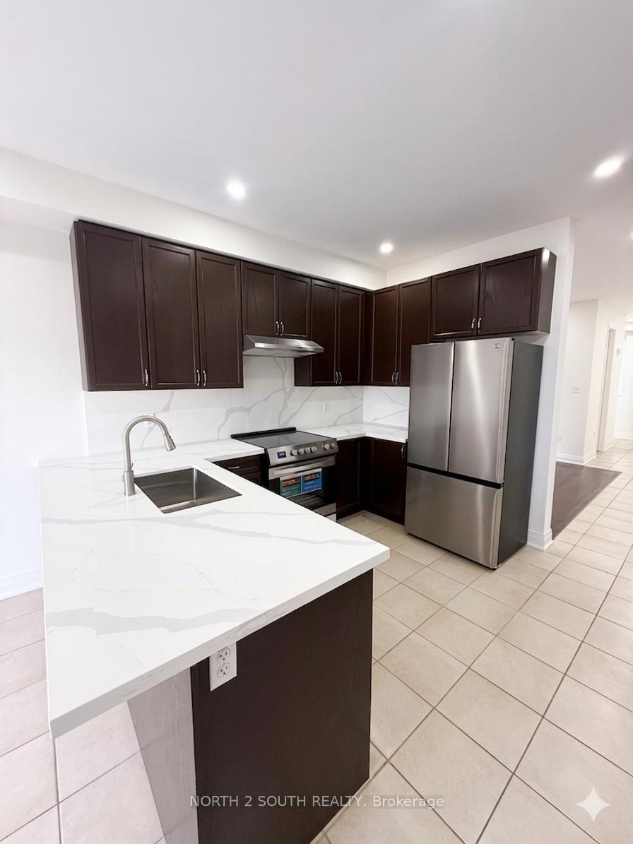 Photo 2 of Unit Upper, 2271 Whitewood Crescent, Innisfil, Alcona — HOMEH