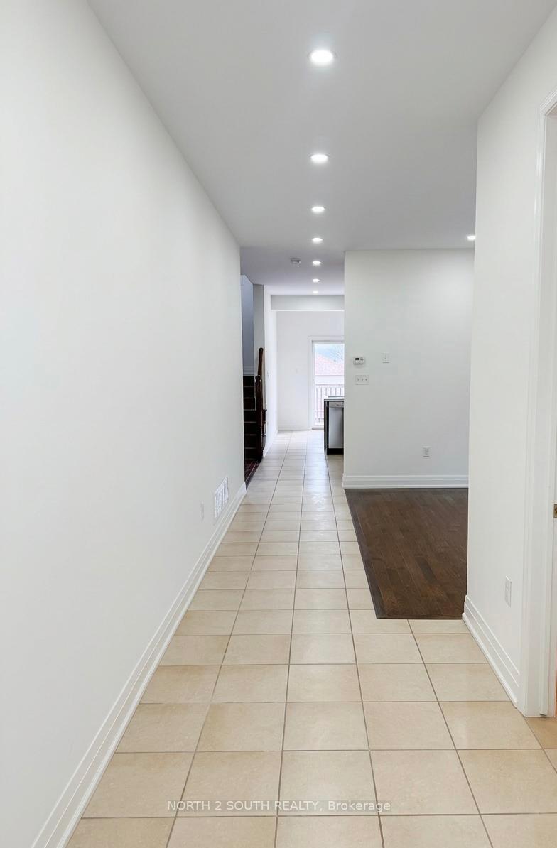 Photo 3 of Unit Upper, 2271 Whitewood Crescent, Innisfil, Alcona — HOMEH