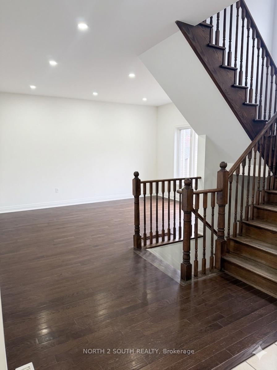 Photo 4 of Unit Upper, 2271 Whitewood Crescent, Innisfil, Alcona — HOMEH