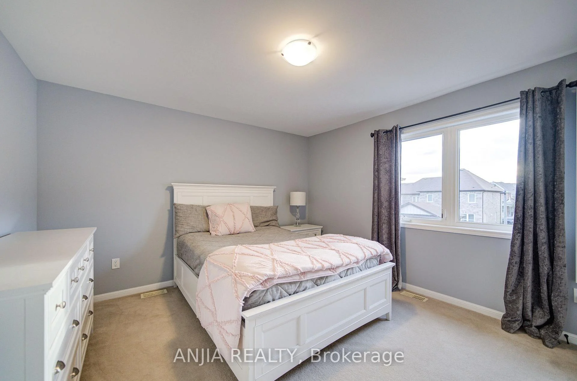 Photo 43 of 8 Wagon Works Street, Markham, Cornell — HOMEH