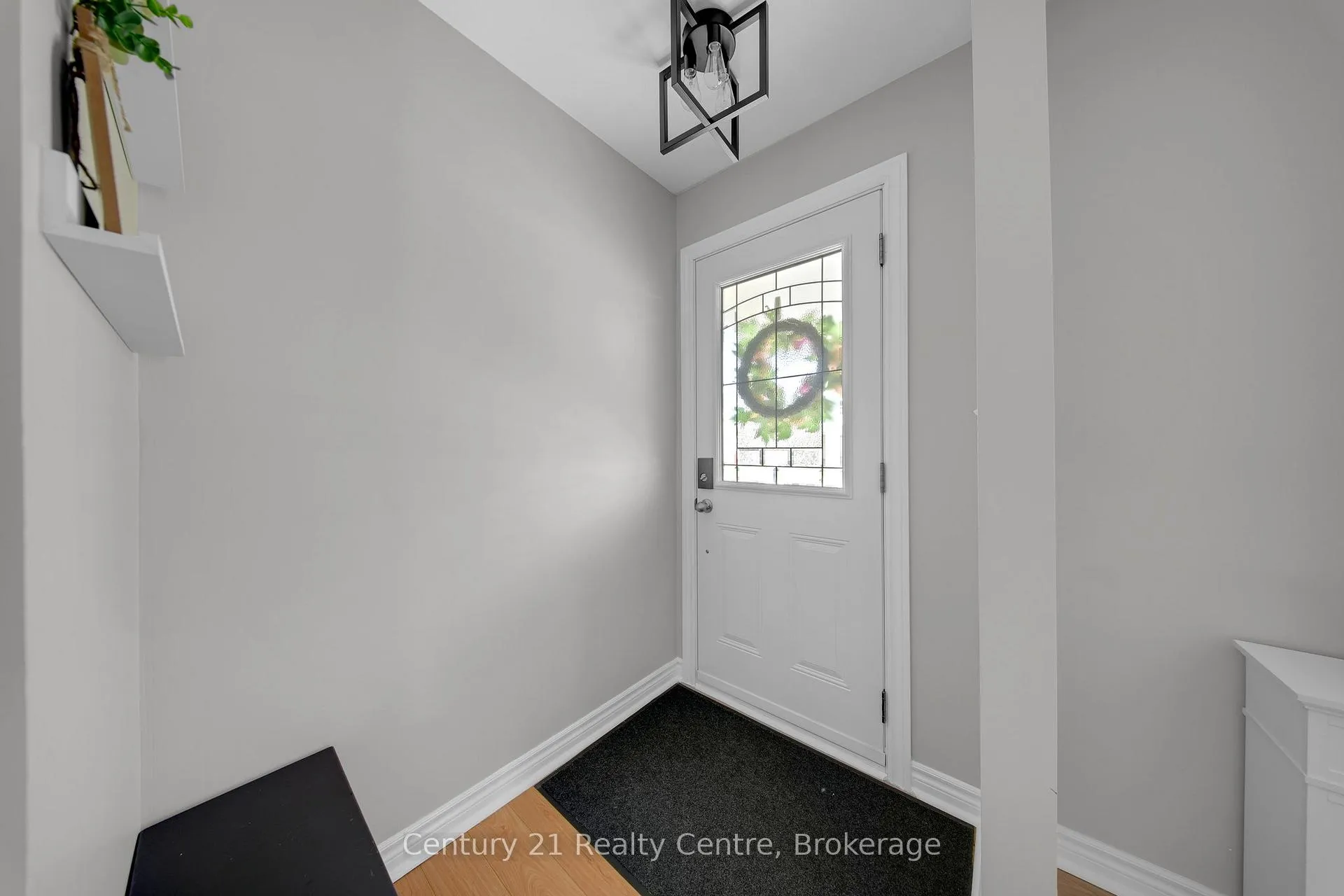 Photo 8 of 9 Sunset Boulevard, Brampton, Brampton West — HOMEH