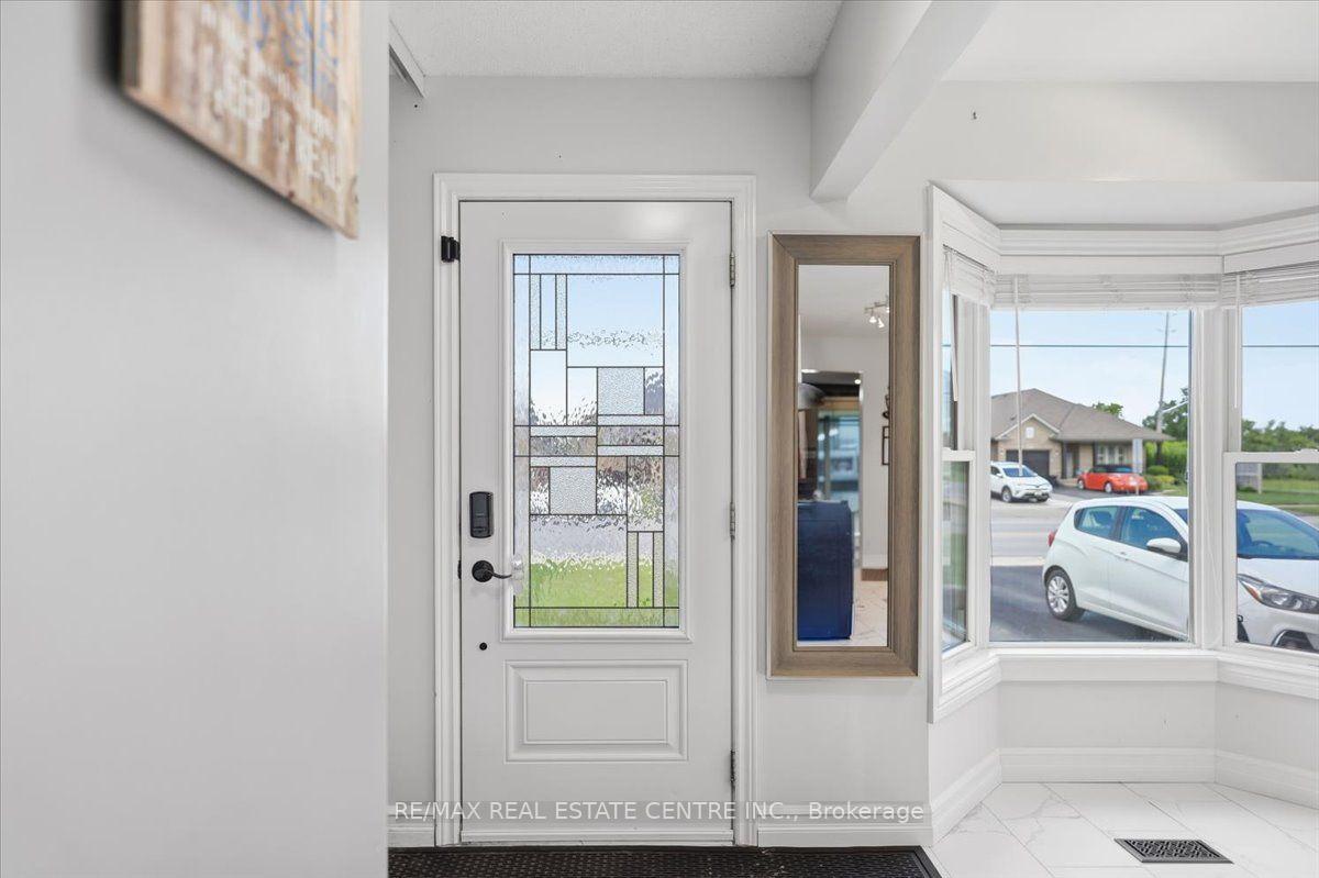 Photo 2 of 4804 John Street, Lincoln, Beamsville — HOMEH