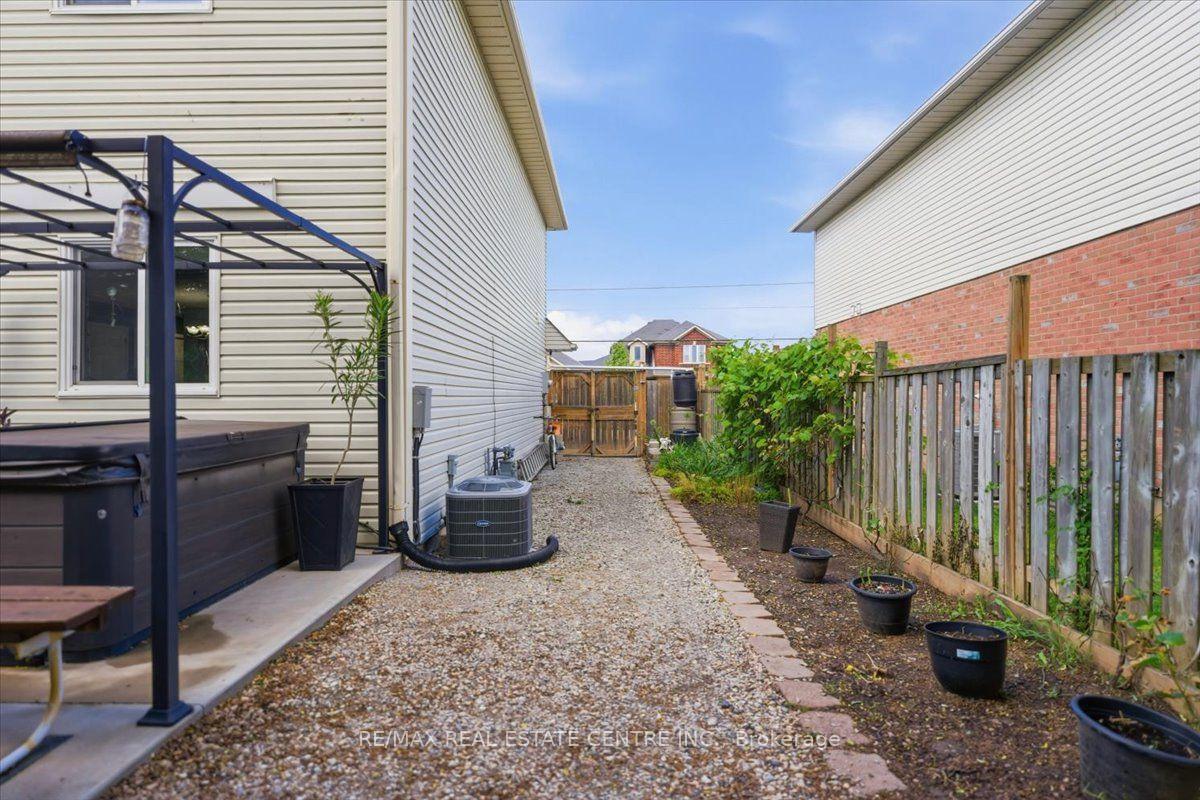 Photo 26 of 4804 John Street, Lincoln, Beamsville — HOMEH