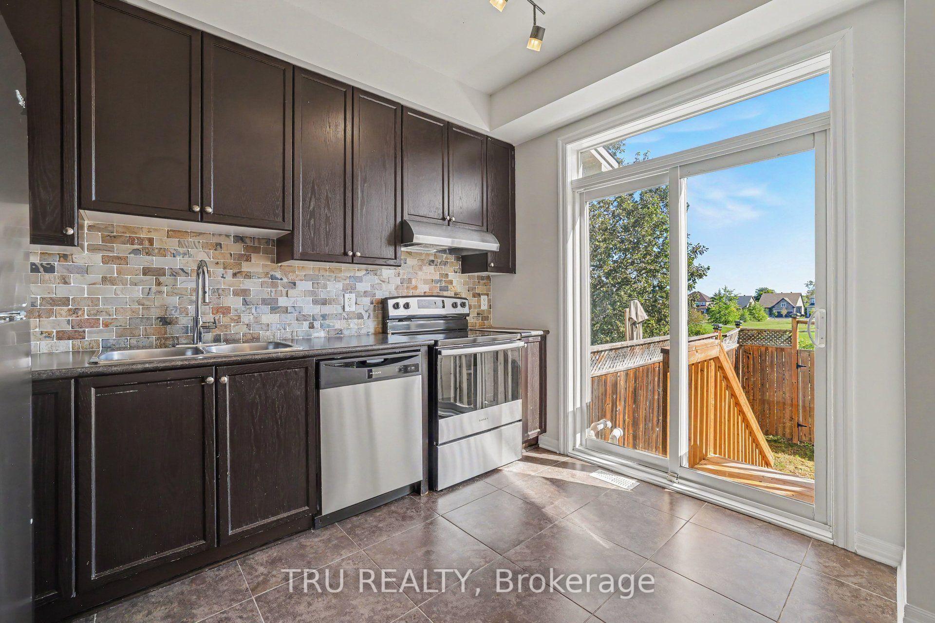 Photo 9 of 641 Sunburst Street, Ottawa, Leitrim — HOMEH