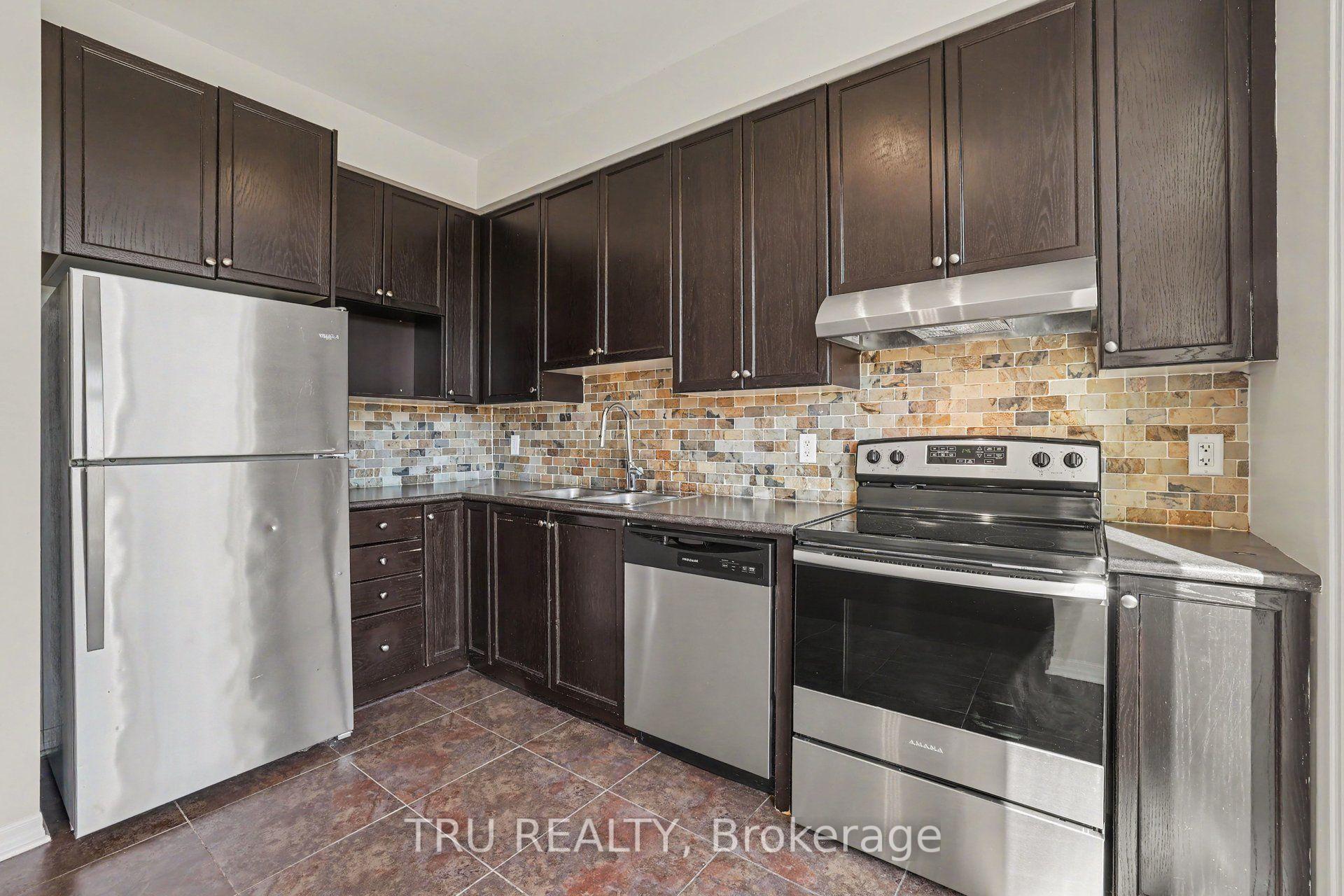Photo 11 of 641 Sunburst Street, Ottawa, Leitrim — HOMEH