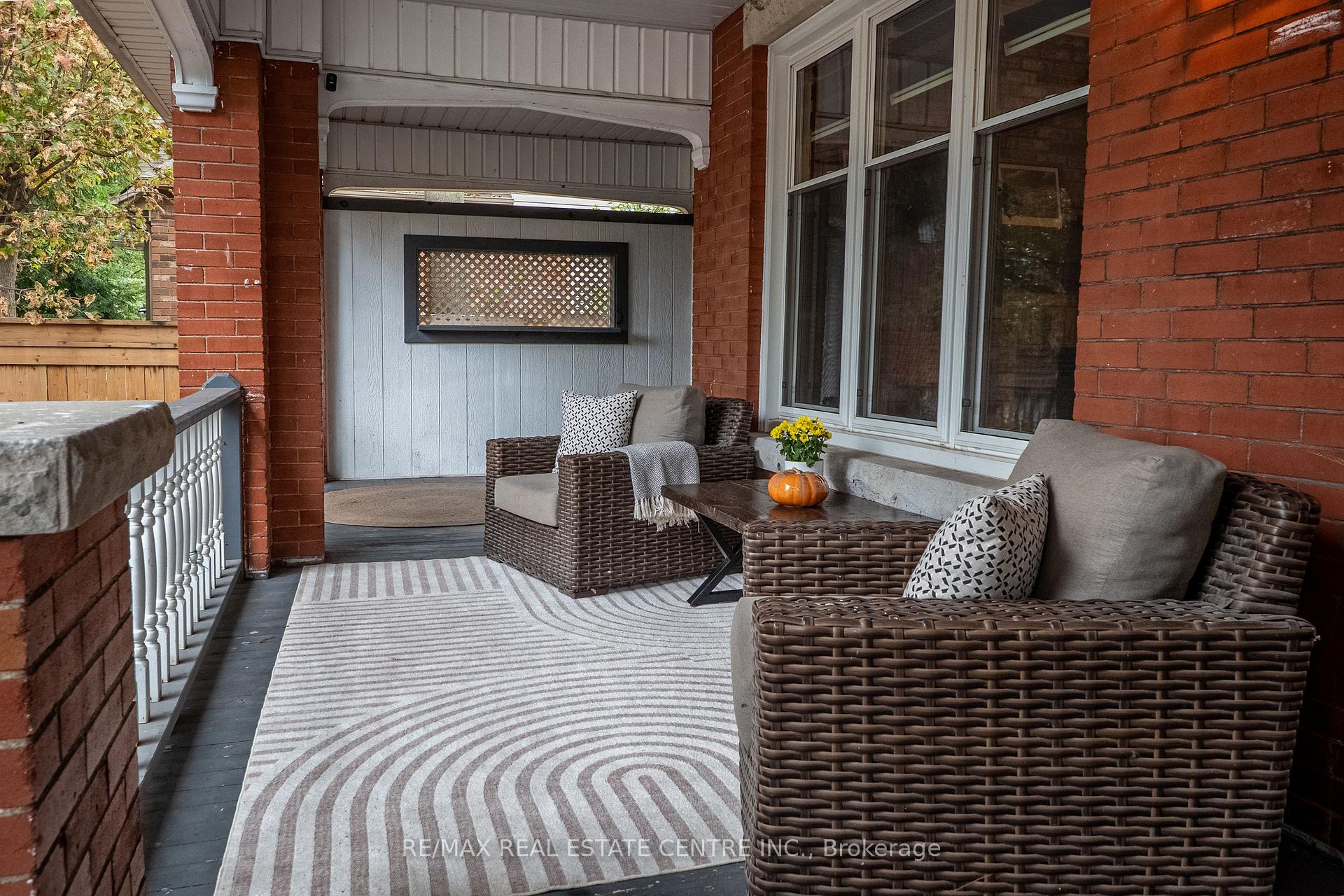 Photo 6 of 283 Plains Road W, Burlington, Bayview — HOMEH