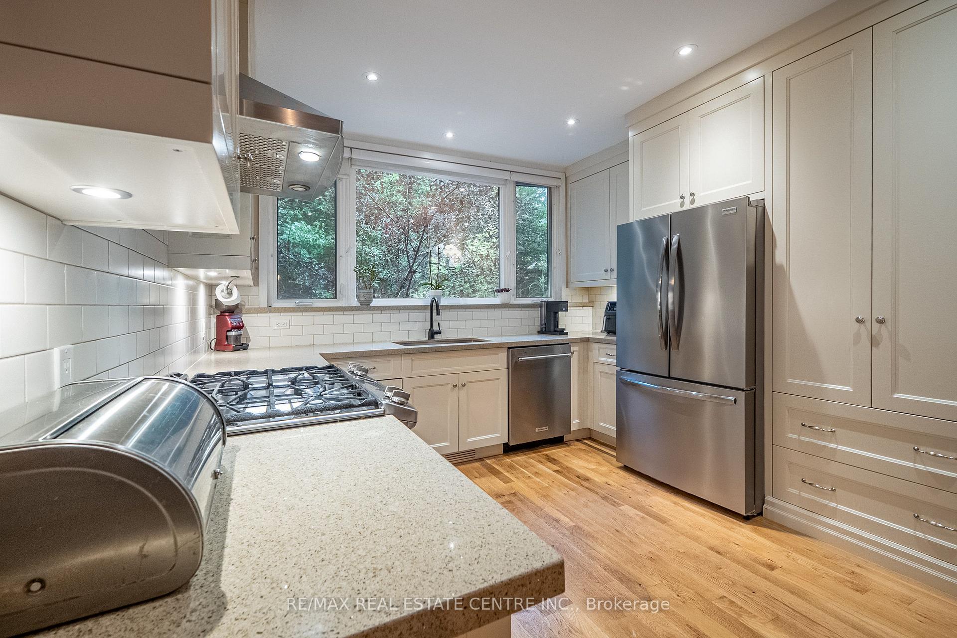 Photo 18 of 283 Plains Road W, Burlington, Bayview — HOMEH
