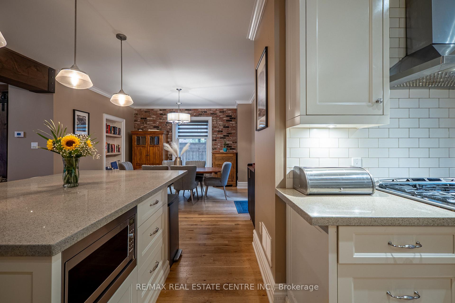 Photo 20 of 283 Plains Road W, Burlington, Bayview — HOMEH