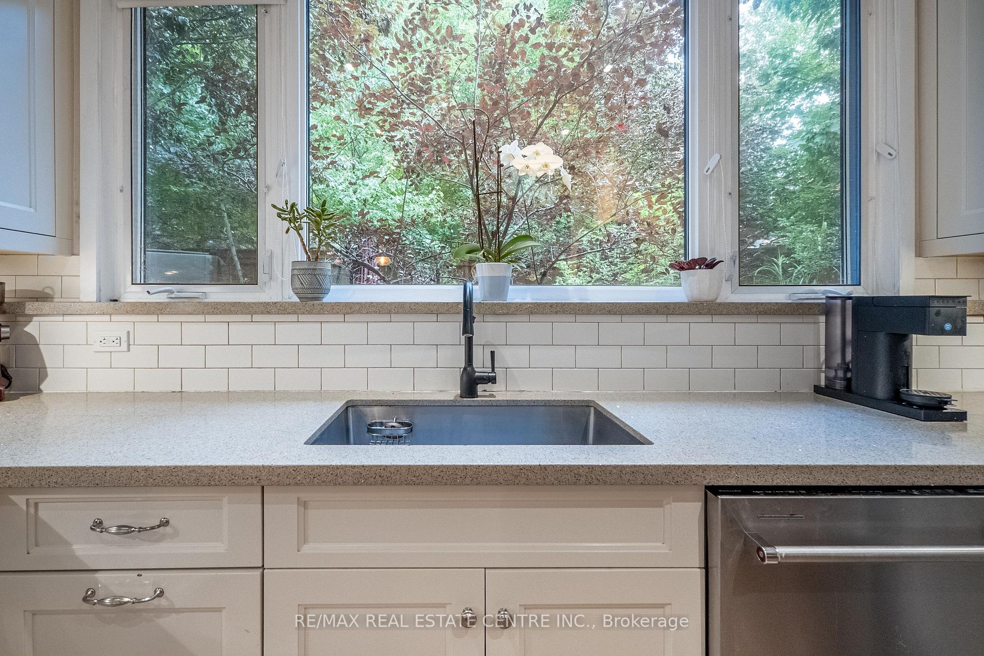 Photo 19 of 283 Plains Road W, Burlington, Bayview — HOMEH