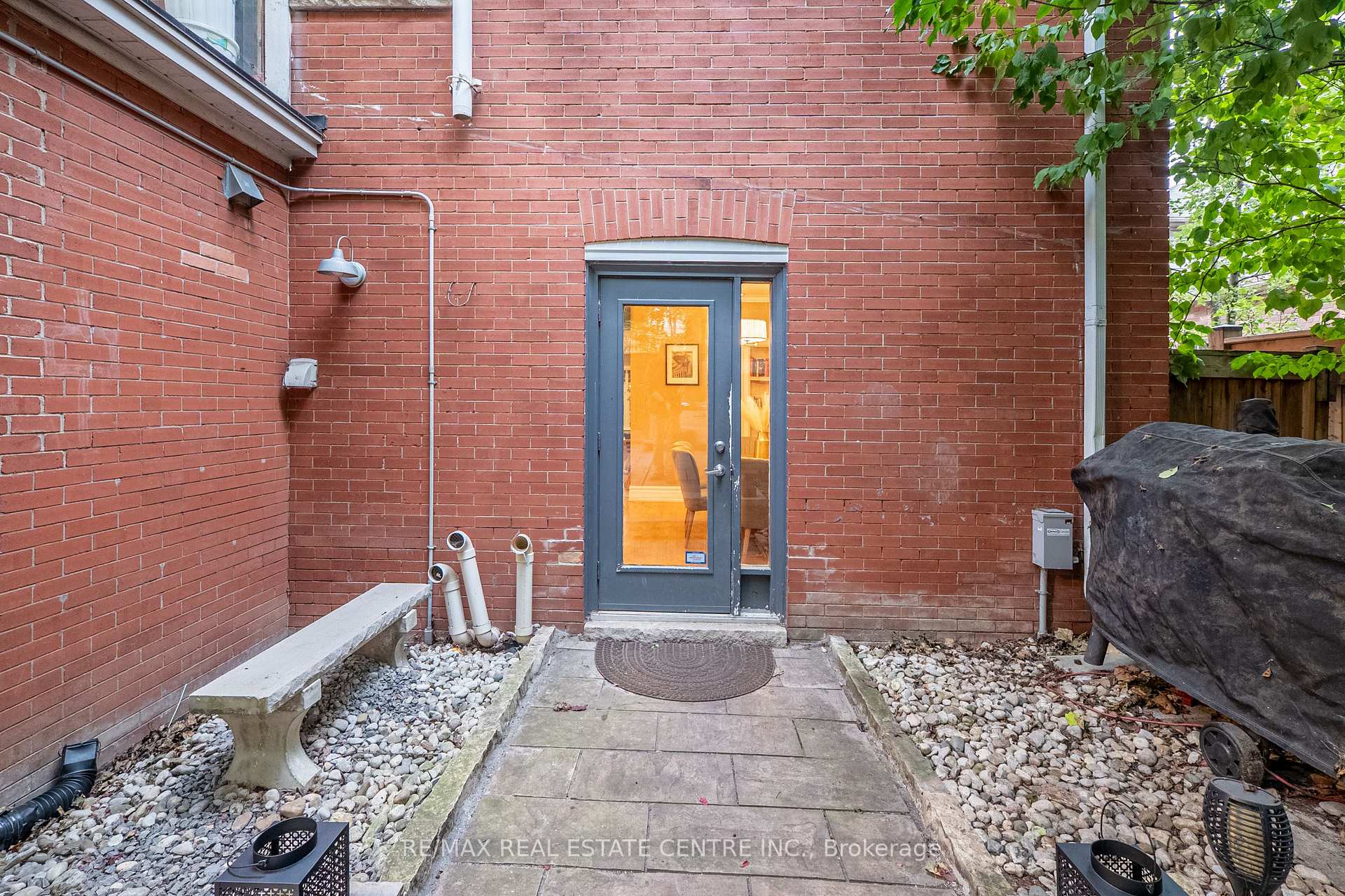 Photo 23 of 283 Plains Road W, Burlington, Bayview — HOMEH