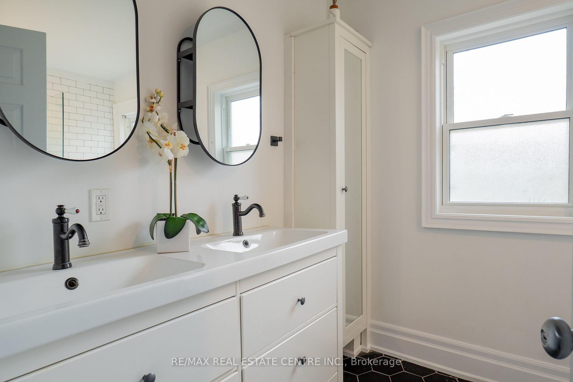 Photo 32 of 283 Plains Road W, Burlington, Bayview — HOMEH