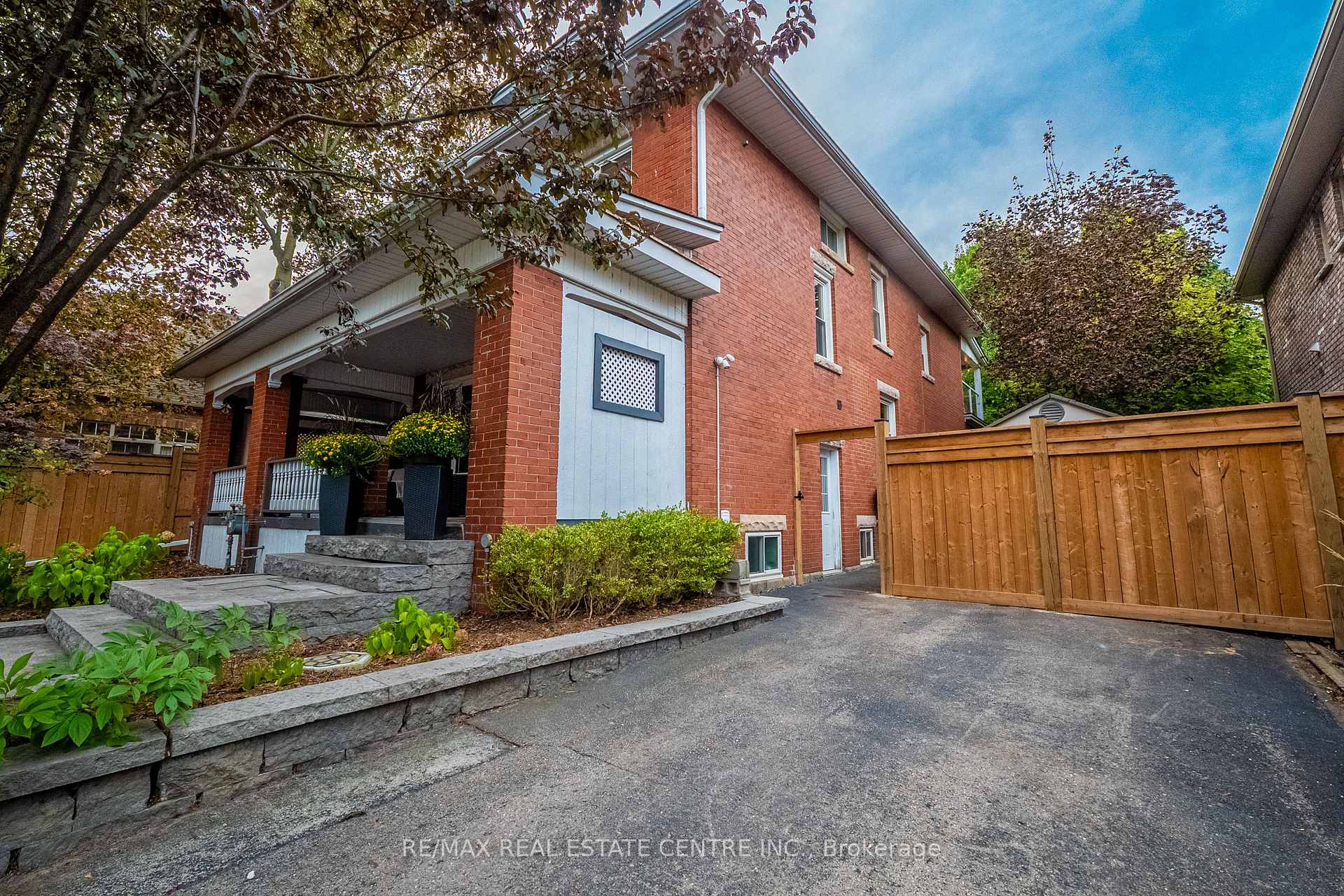 Photo 47 of 283 Plains Road W, Burlington, Bayview — HOMEH