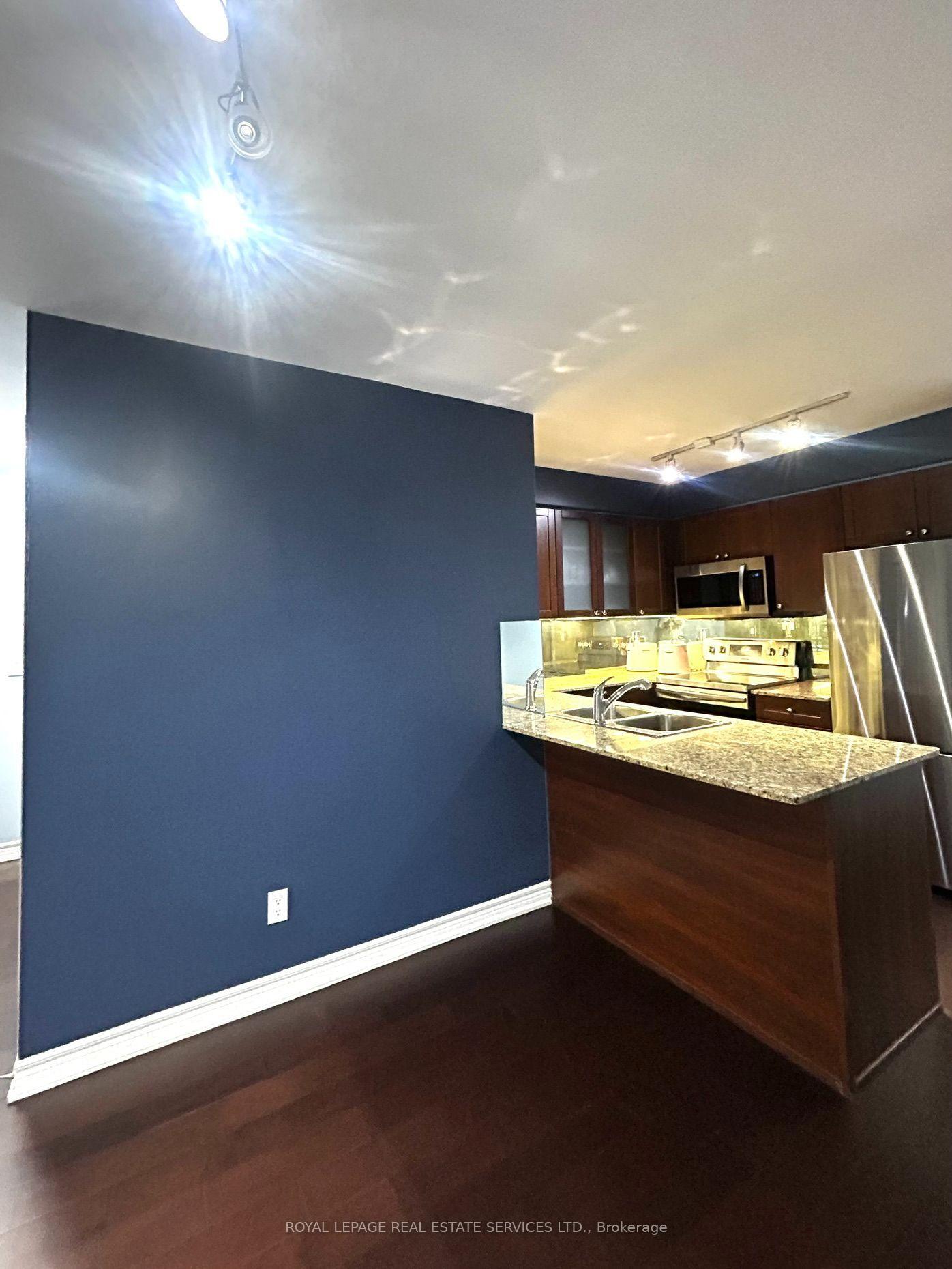 Photo 12 of Unit 408, 761 Bay Street, Toronto, Bay Street Corridor — HOMEH