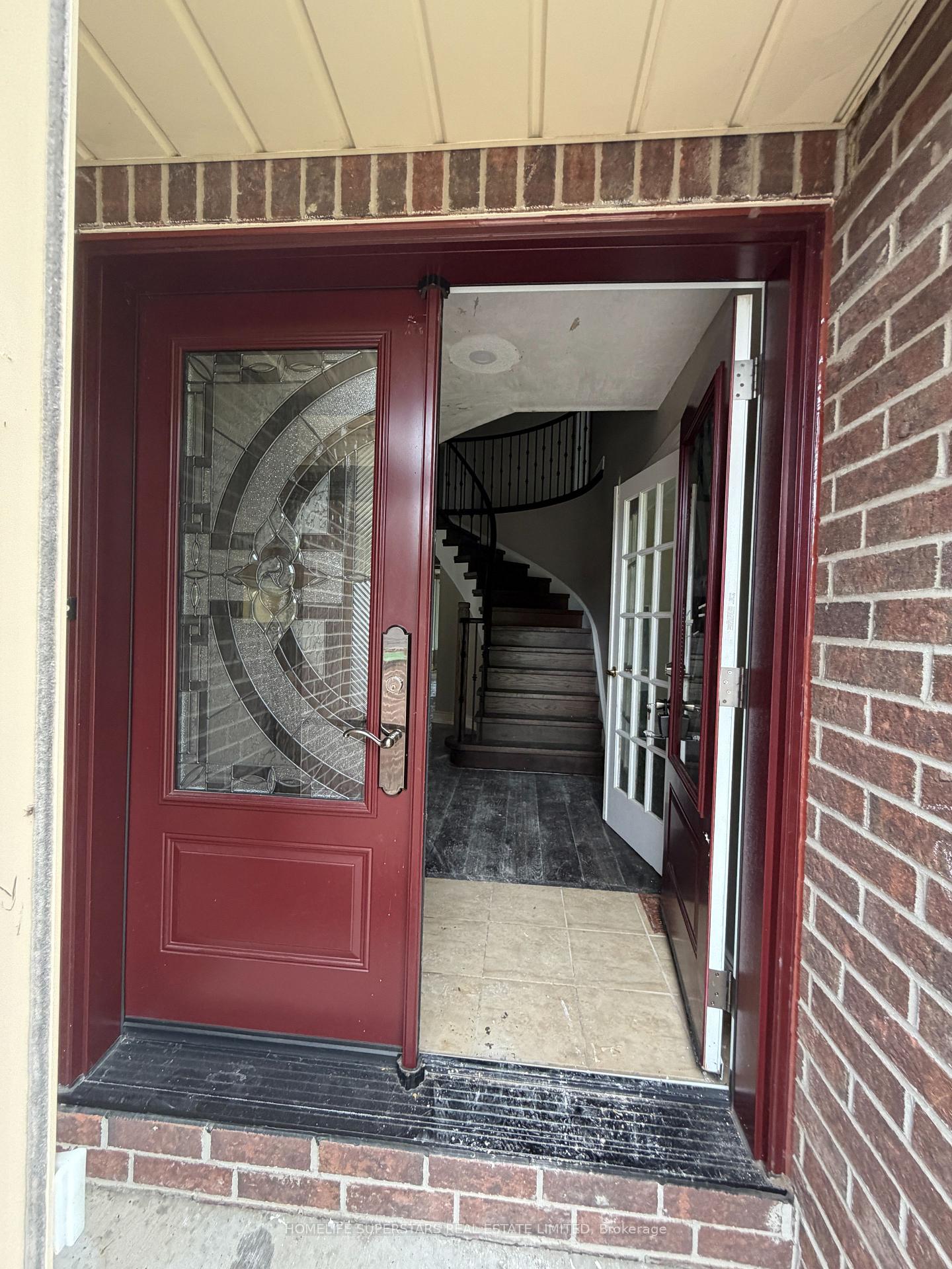 Photo 2 of 8 Butterfield Crescent, Whitby, Rolling Acres — HOMEH