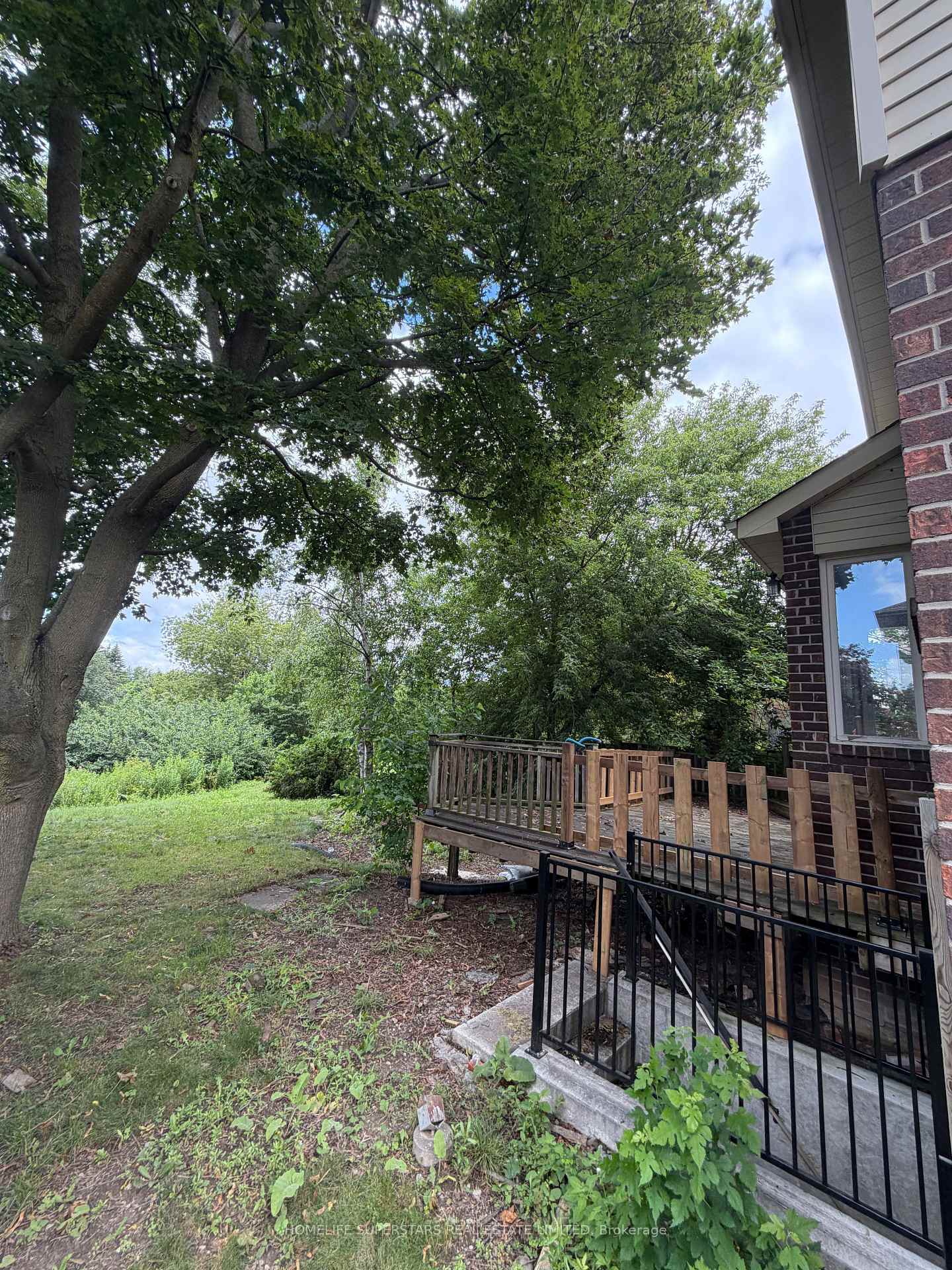 Photo 9 of 8 Butterfield Crescent, Whitby, Rolling Acres — HOMEH