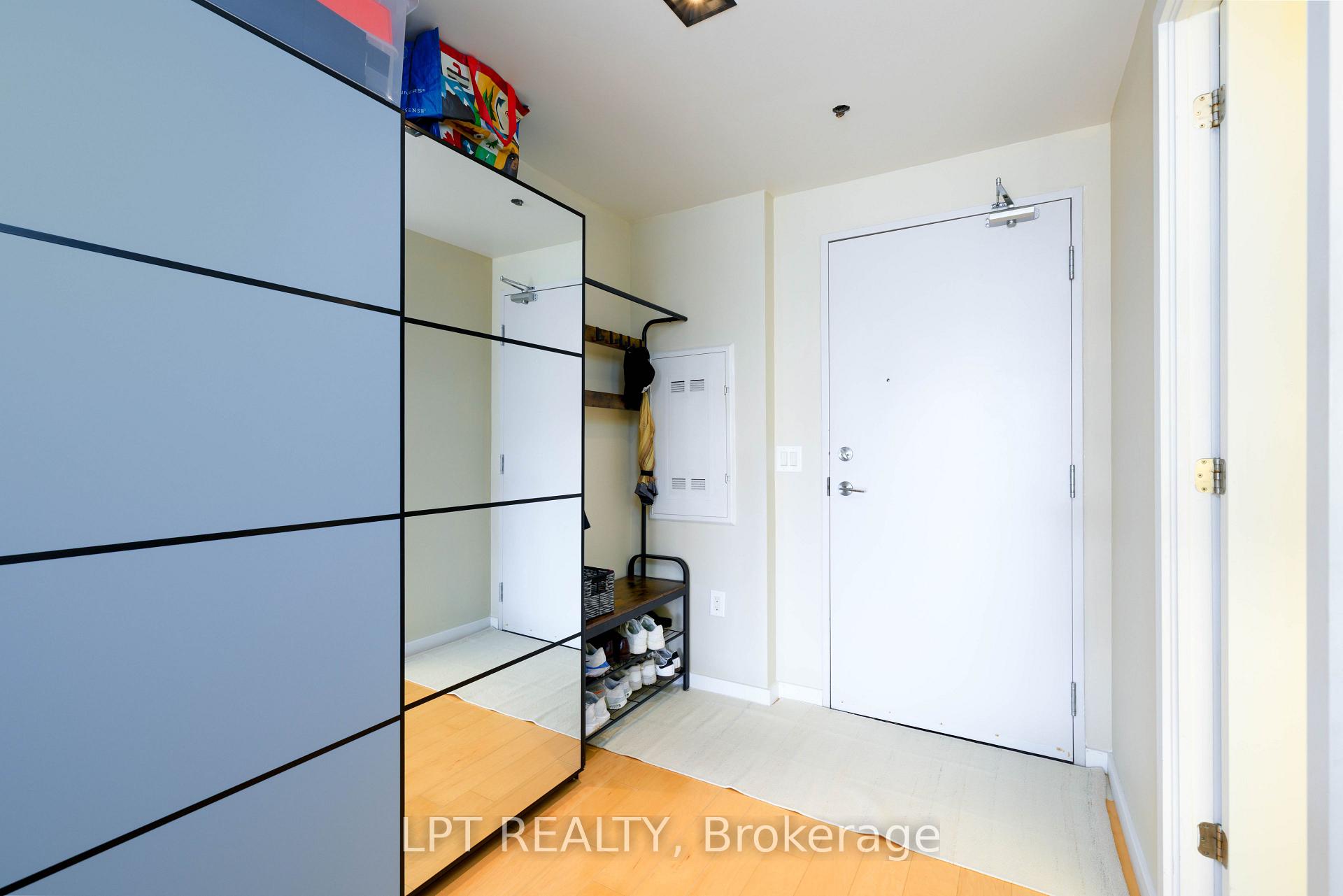 Photo 5 of Unit 1016, 32 Trolley Crescent, Toronto, Moss Park — HOMEH