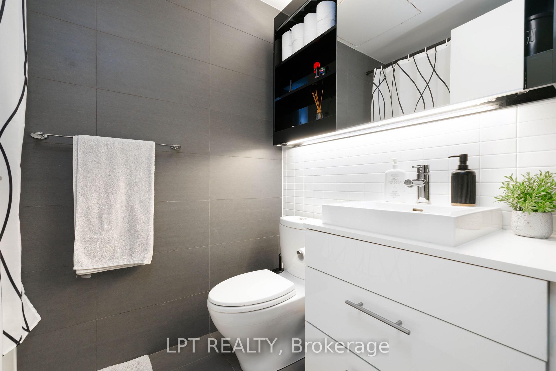 Photo 16 of Unit 1016, 32 Trolley Crescent, Toronto, Moss Park — HOMEH