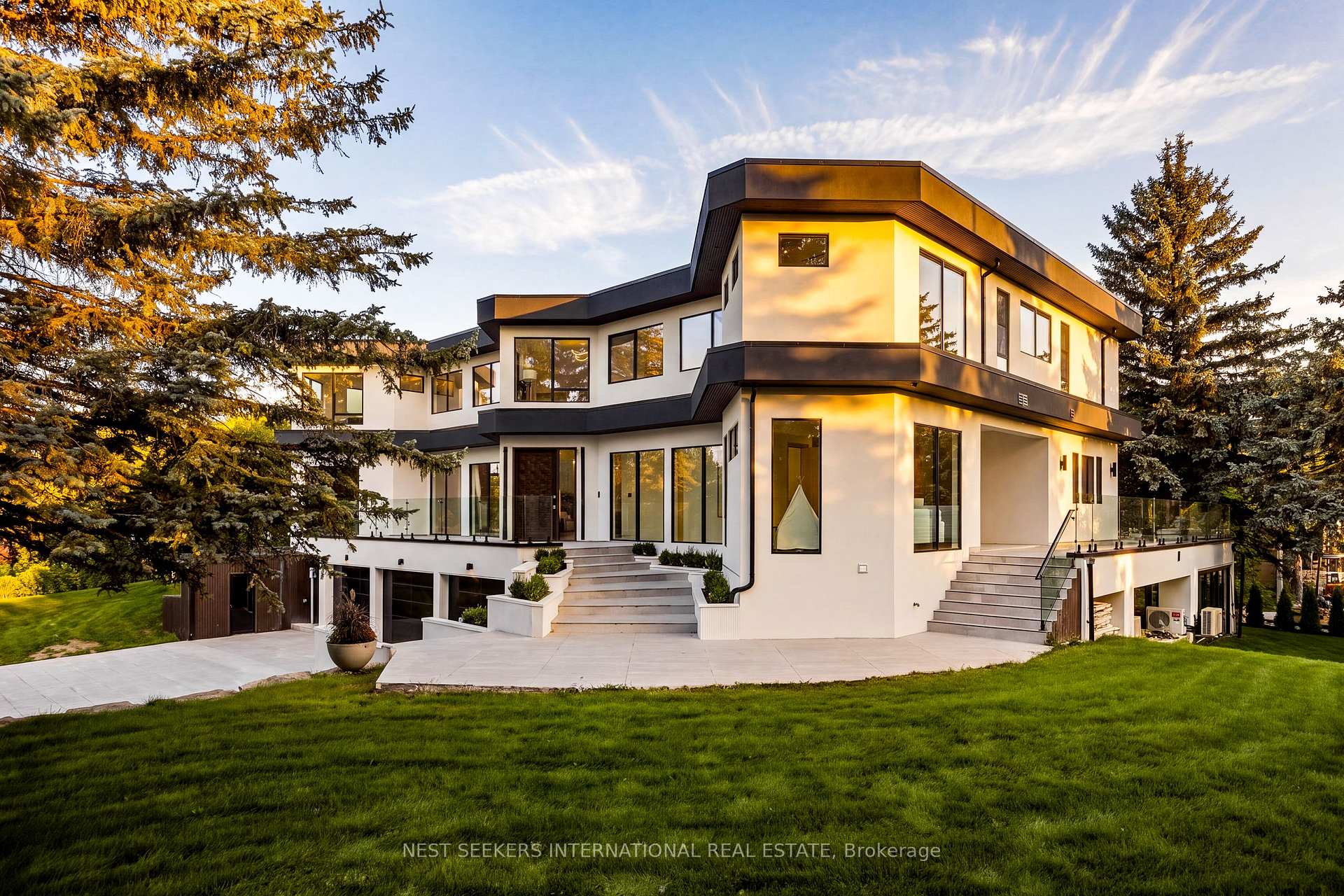 Photo 47 of 2 Champlain Crescent, King, King City — HOMEH