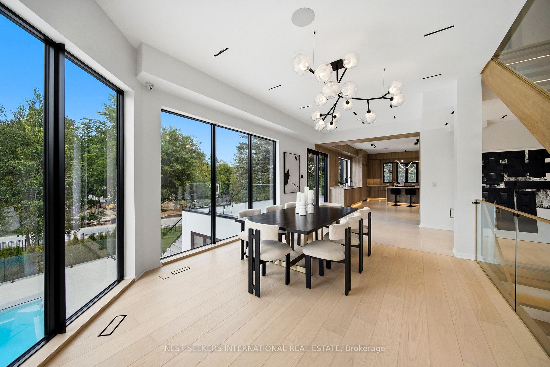 Photo 5 of 2 Champlain Crescent, King, King City — HOMEH