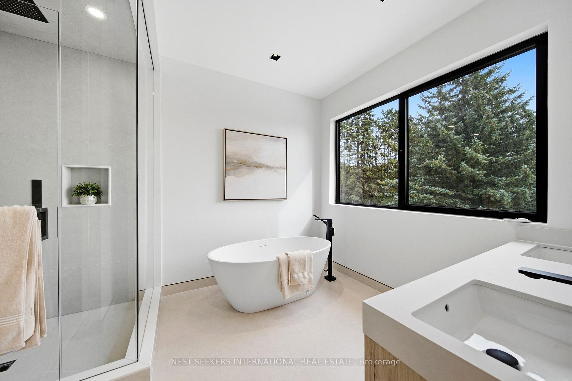 Photo 25 of 2 Champlain Crescent, King, King City — HOMEH