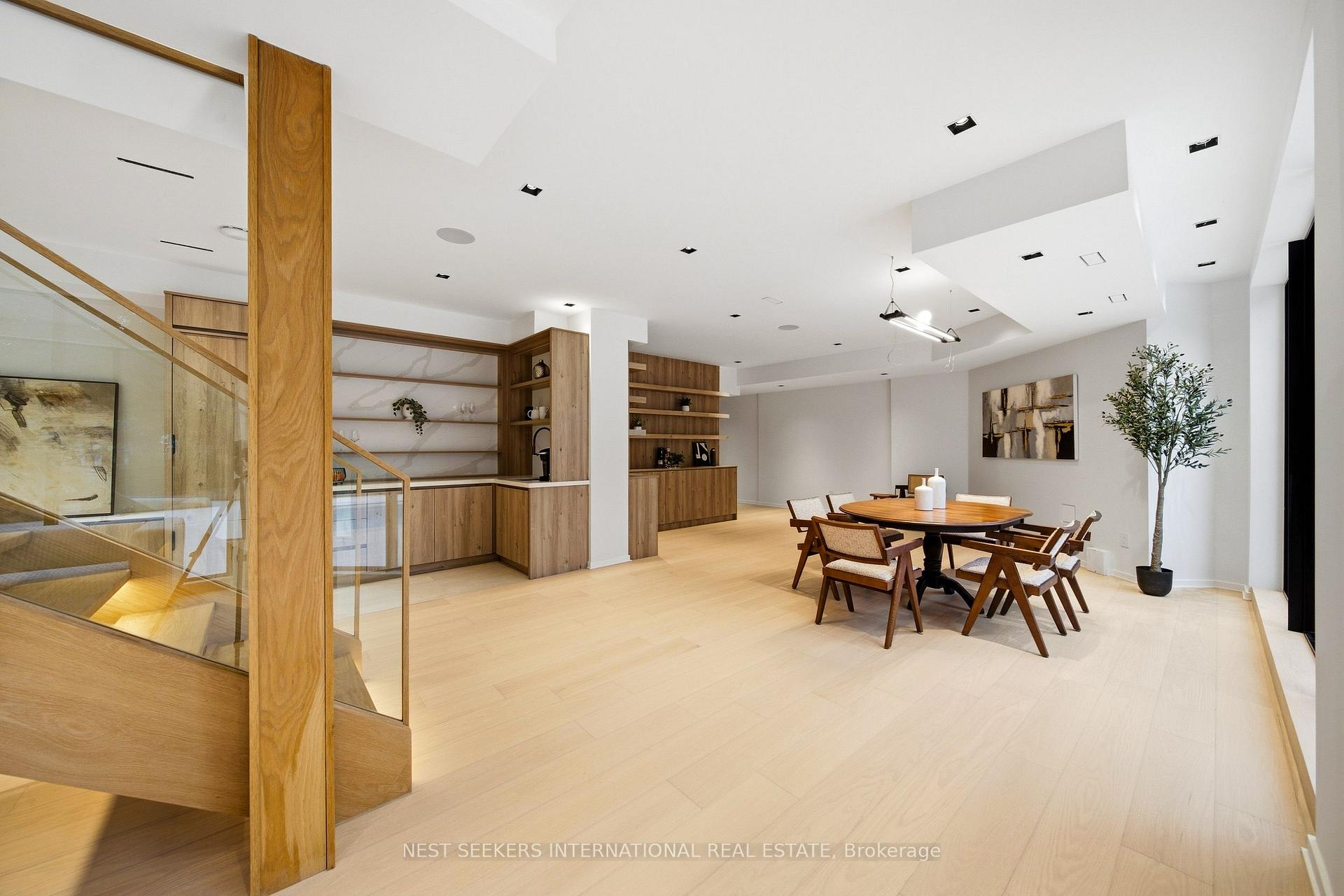 Photo 34 of 2 Champlain Crescent, King, King City — HOMEH