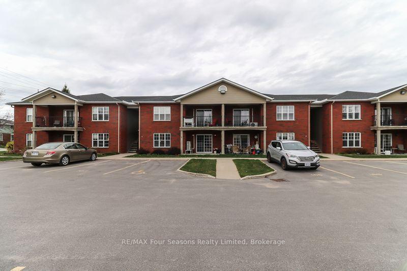 Photo of Unit 101, 435 Walnut Street