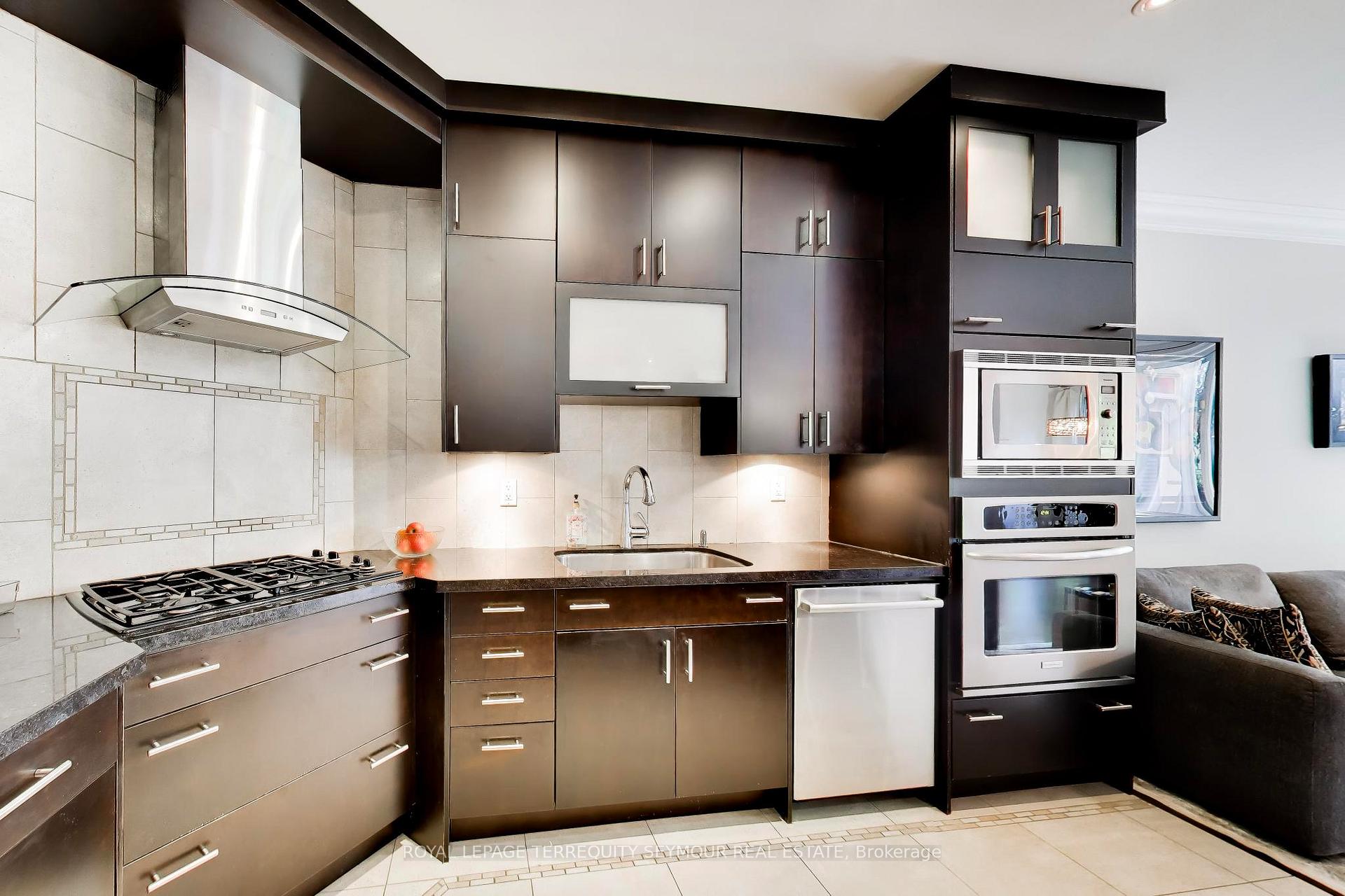 Photo 8 of 459 Soudan Avenue, Toronto, Mount Pleasant East — HOMEH
