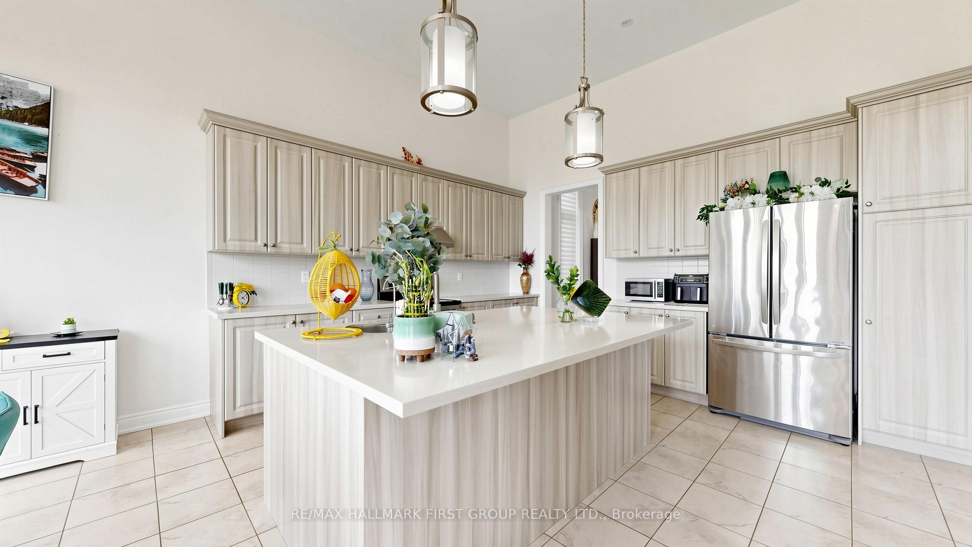 Photo 11 of 40 Hackett Street, East Gwillimbury, Sharon — HOMEH