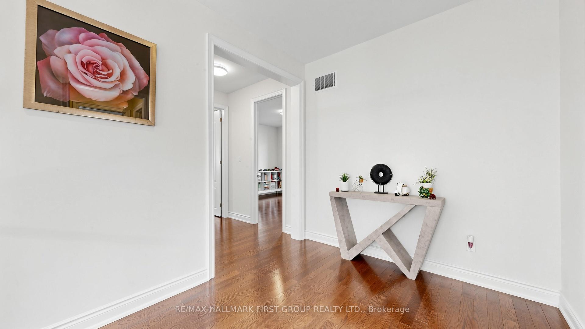 Photo 19 of 40 Hackett Street, East Gwillimbury, Sharon — HOMEH