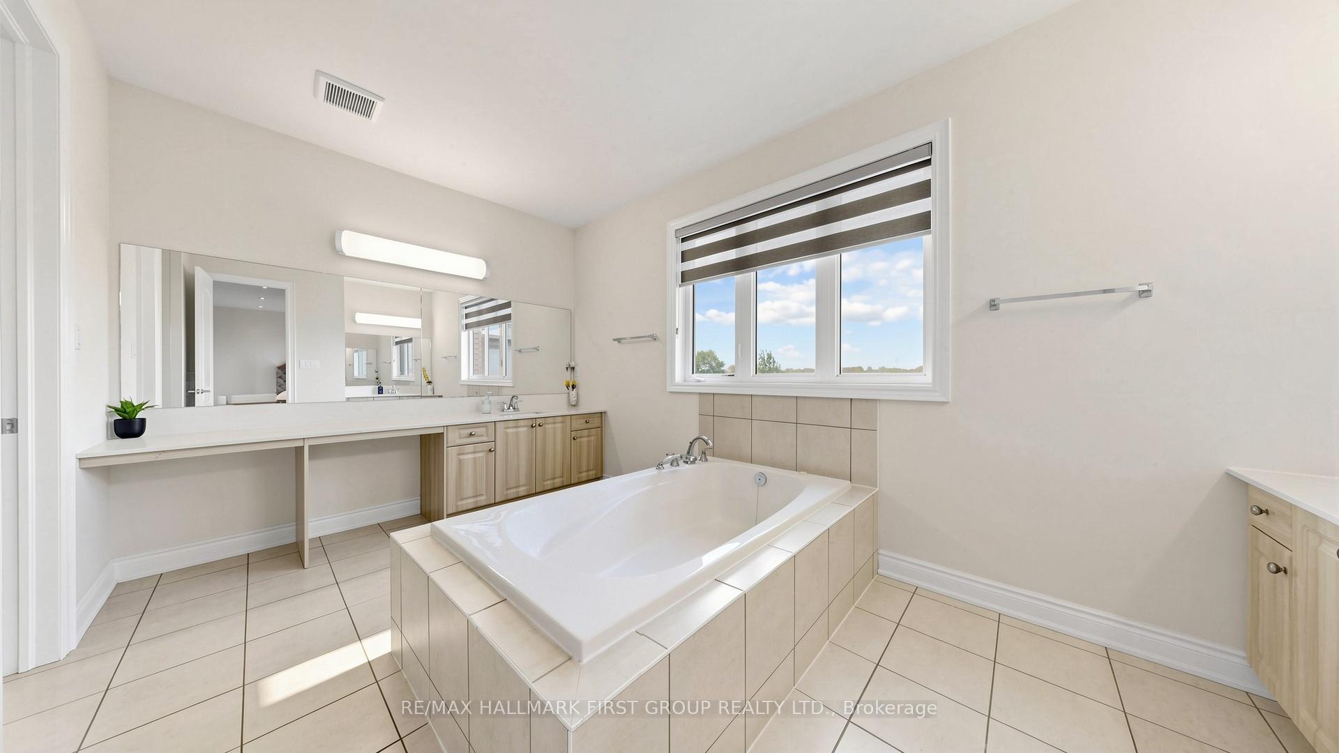 Photo 26 of 40 Hackett Street, East Gwillimbury, Sharon — HOMEH