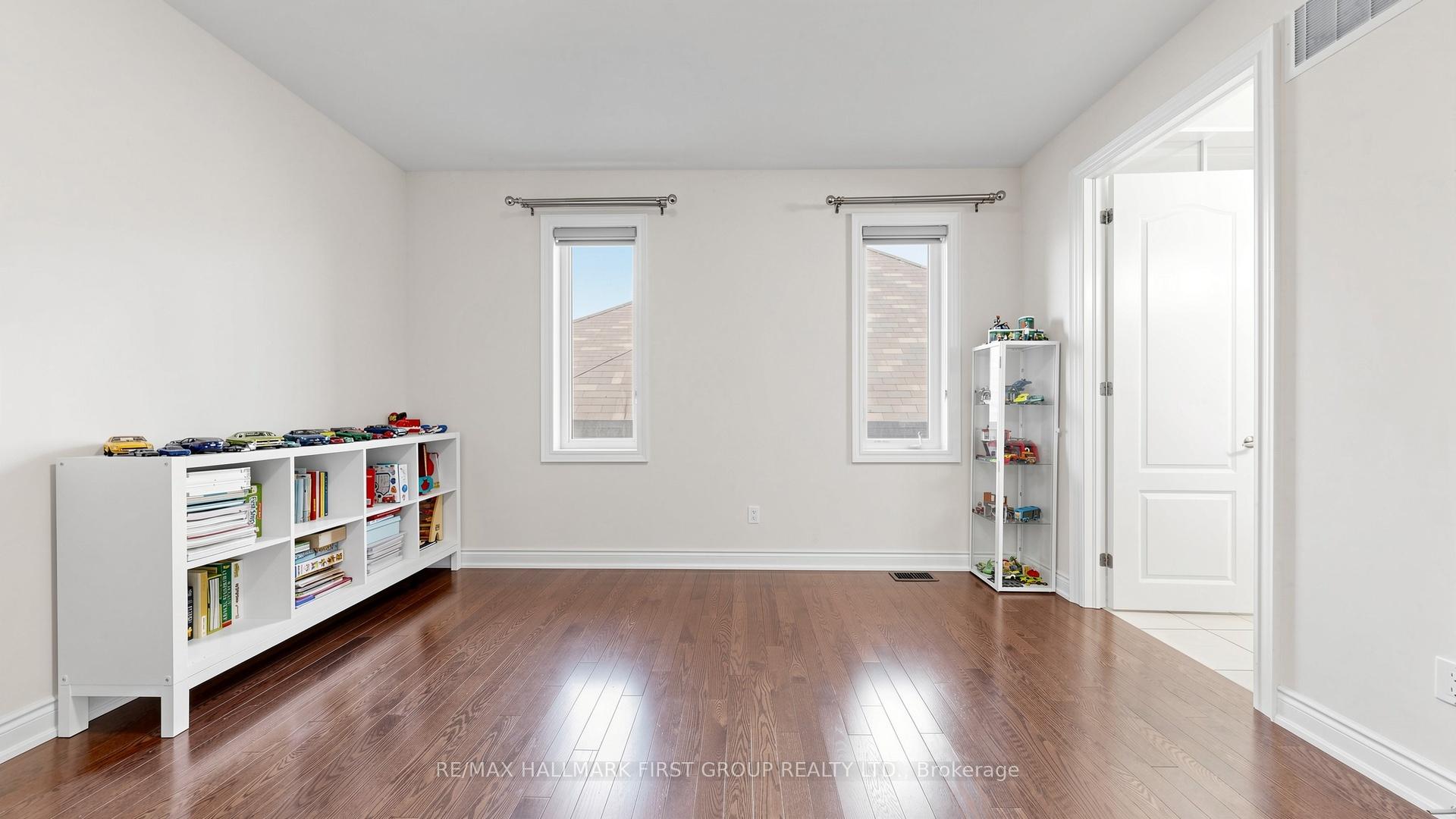Photo 31 of 40 Hackett Street, East Gwillimbury, Sharon — HOMEH