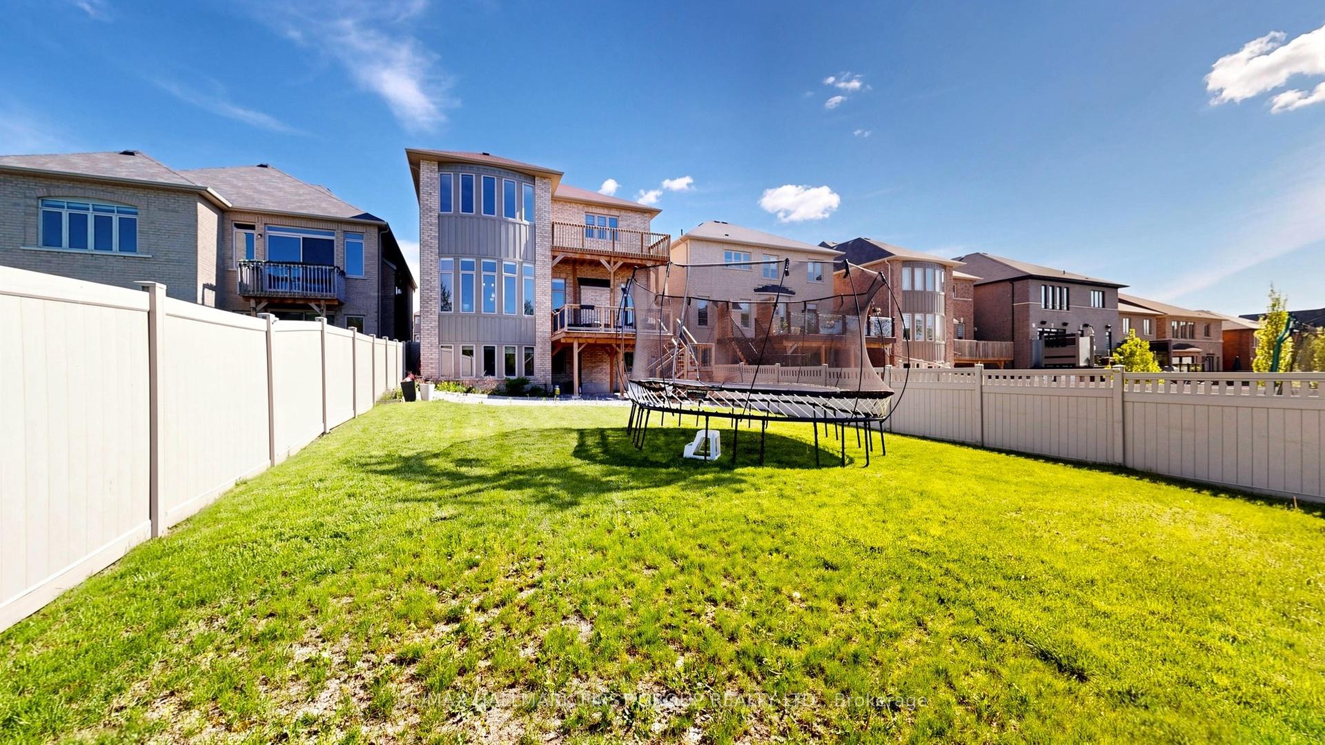 Photo 44 of 40 Hackett Street, East Gwillimbury, Sharon — HOMEH