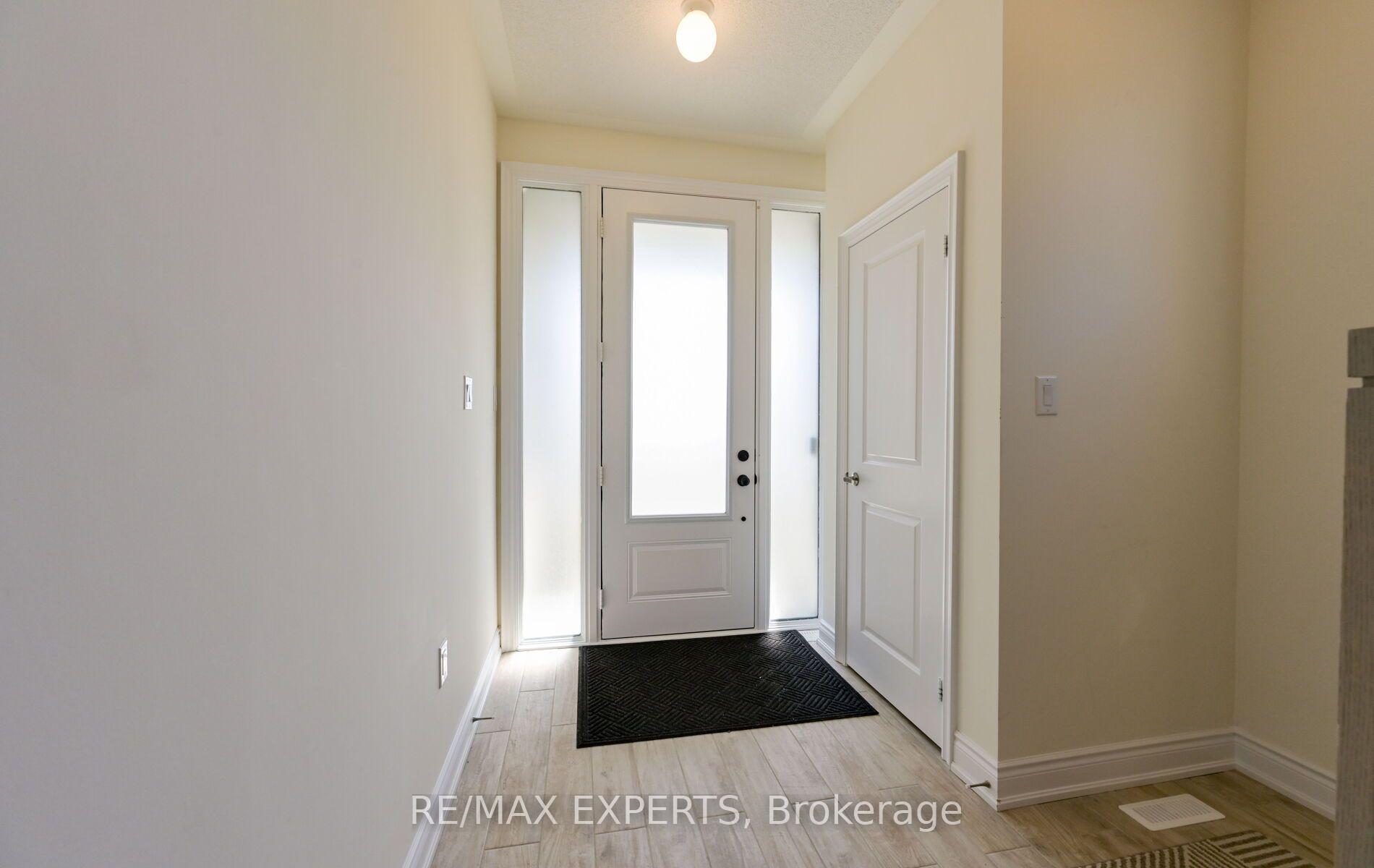 Photo 4 of 263 Tennant Circle, Vaughan, Vellore Village — HOMEH