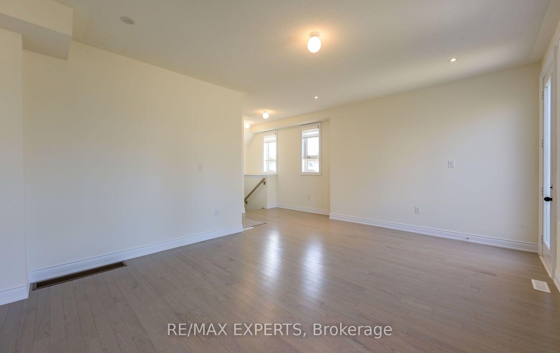 Photo 6 of 263 Tennant Circle, Vaughan, Vellore Village — HOMEH
